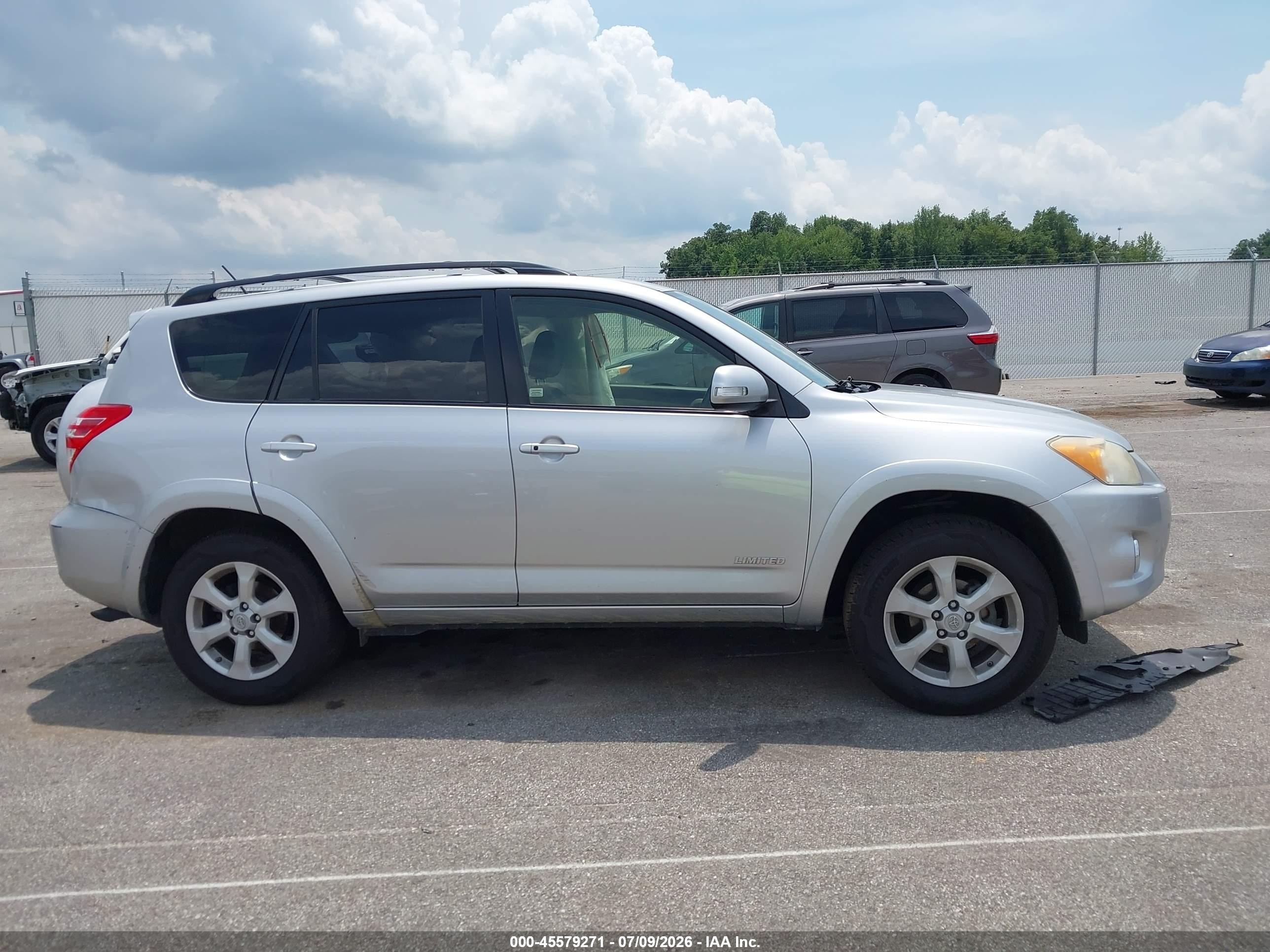 2012 Toyota Rav4 Limited Серебряный vin: JTMYF4DVXCD032658