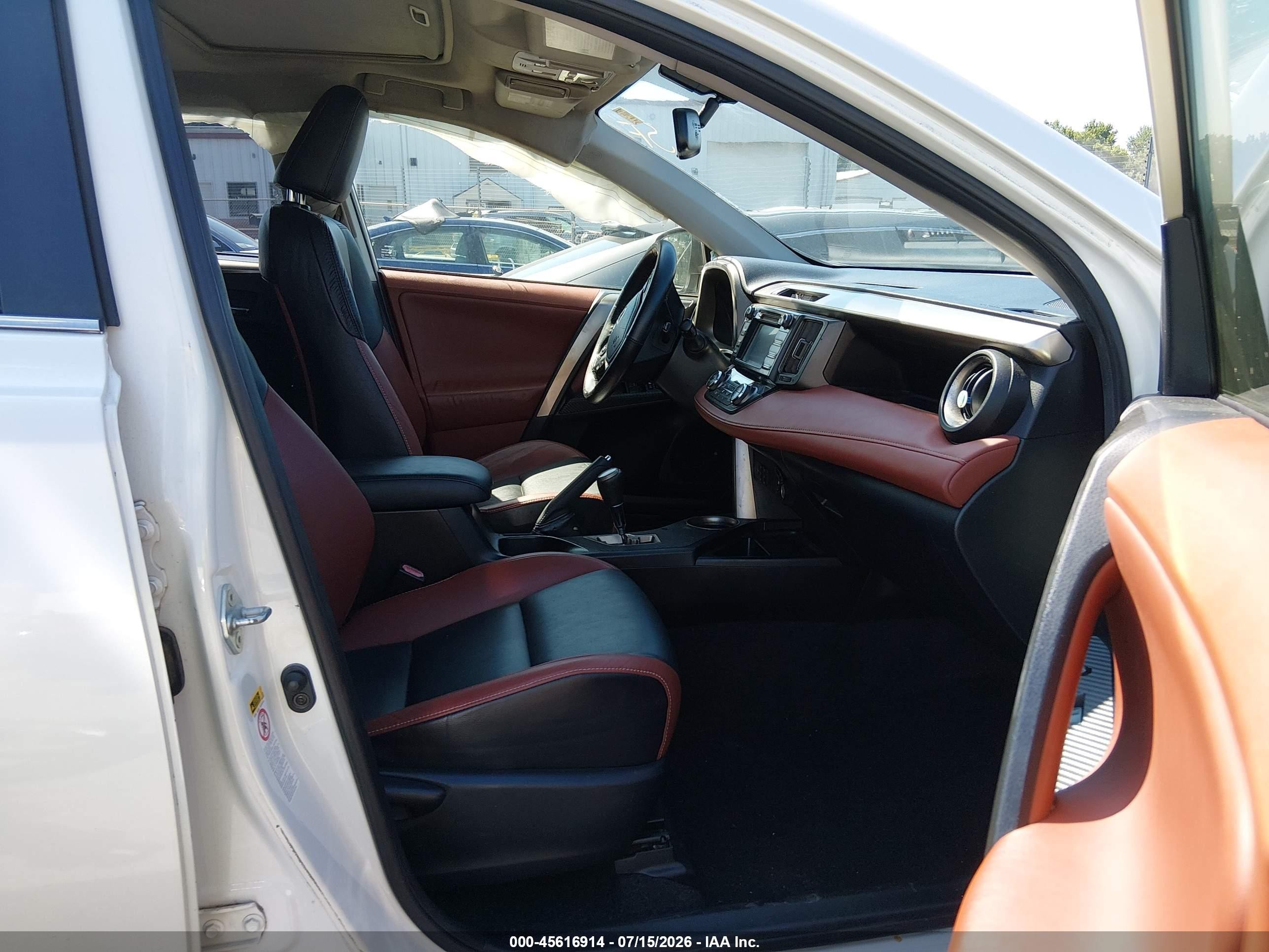 2013 Toyota Rav4 Limited White vin: JTMYFREV0DD015638