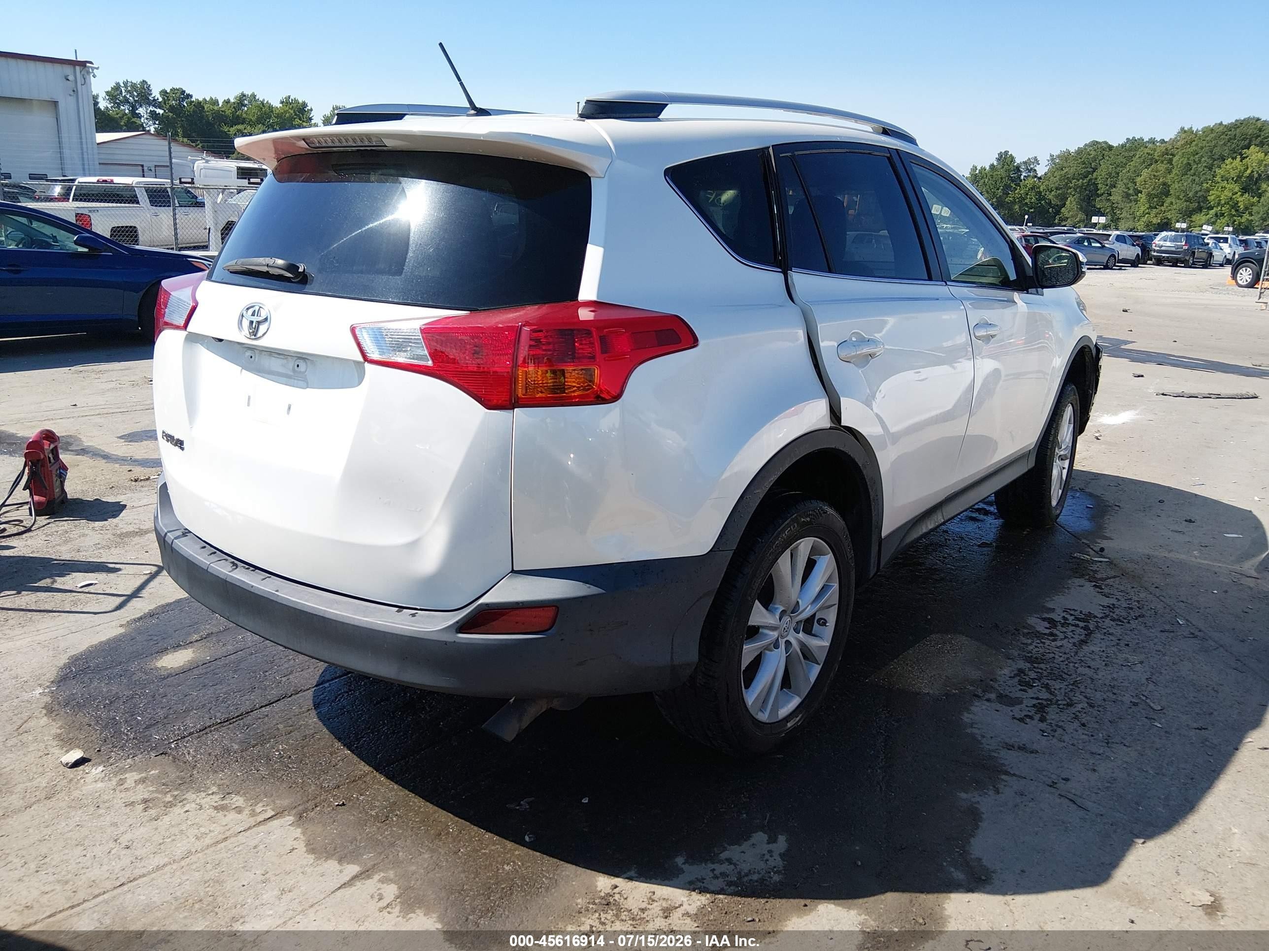 2013 Toyota Rav4 Limited White vin: JTMYFREV0DD015638