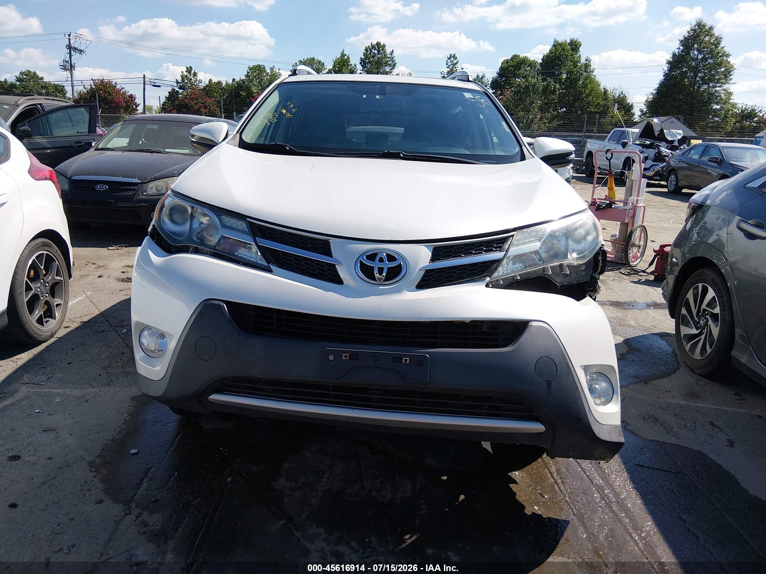 2013 Toyota Rav4 Limited White vin: JTMYFREV0DD015638