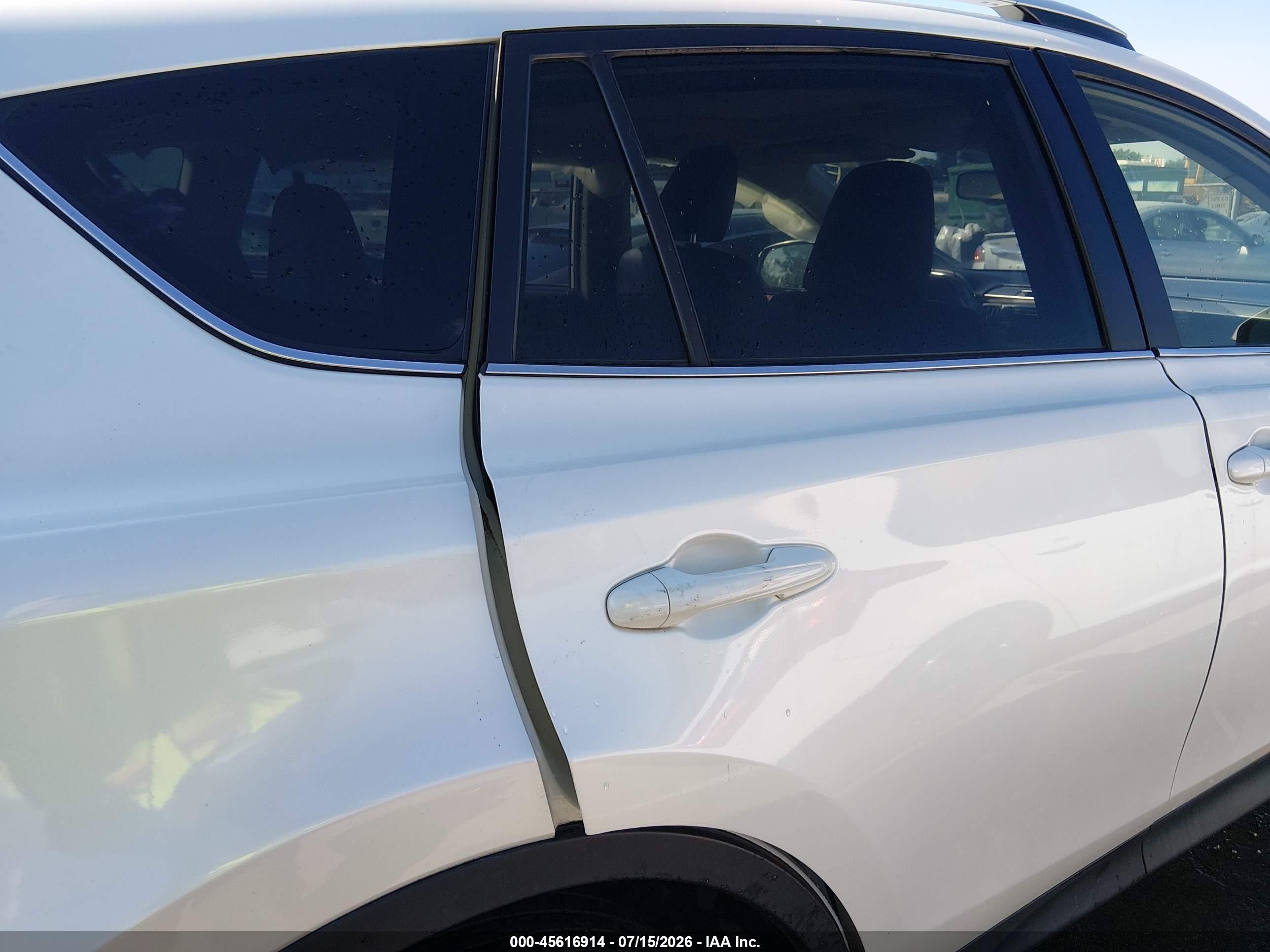 2013 Toyota Rav4 Limited White vin: JTMYFREV0DD015638
