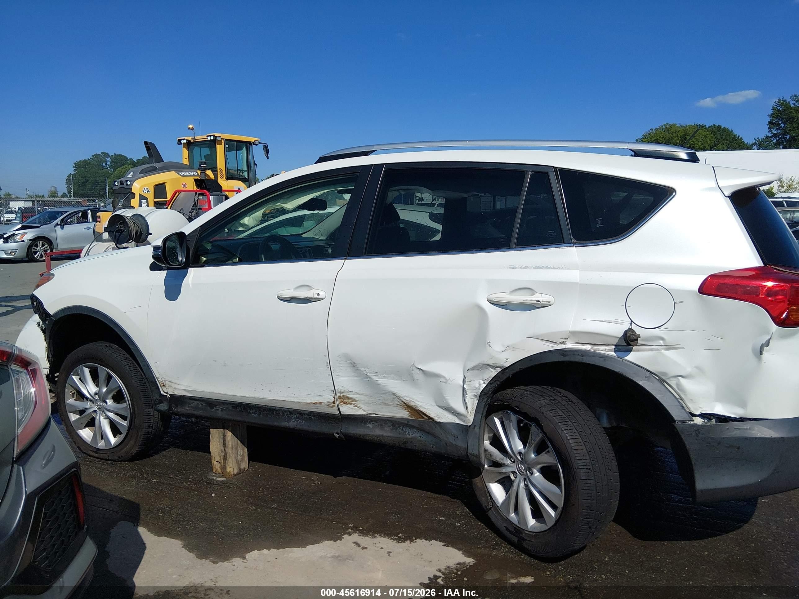 2013 Toyota Rav4 Limited White vin: JTMYFREV0DD015638
