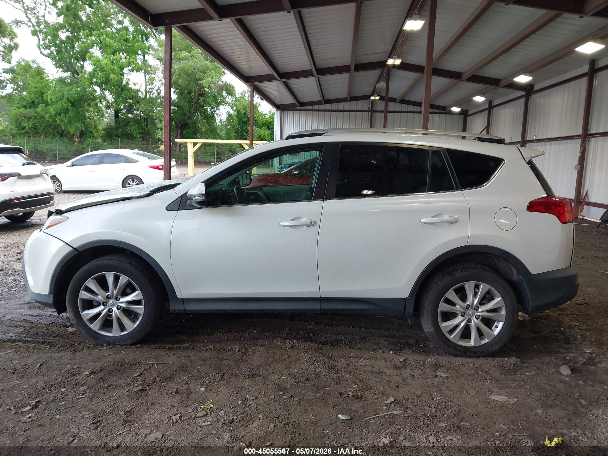 2013 Toyota Rav4 Limited Белый vin: JTMYFREV1DD022663