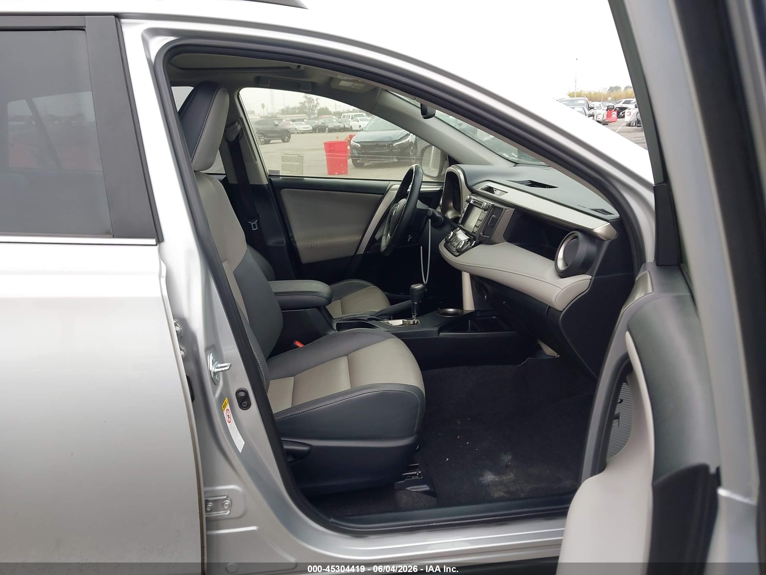 2014 Toyota Rav4 Limited Silver vin: JTMYFREV1EJ005963
