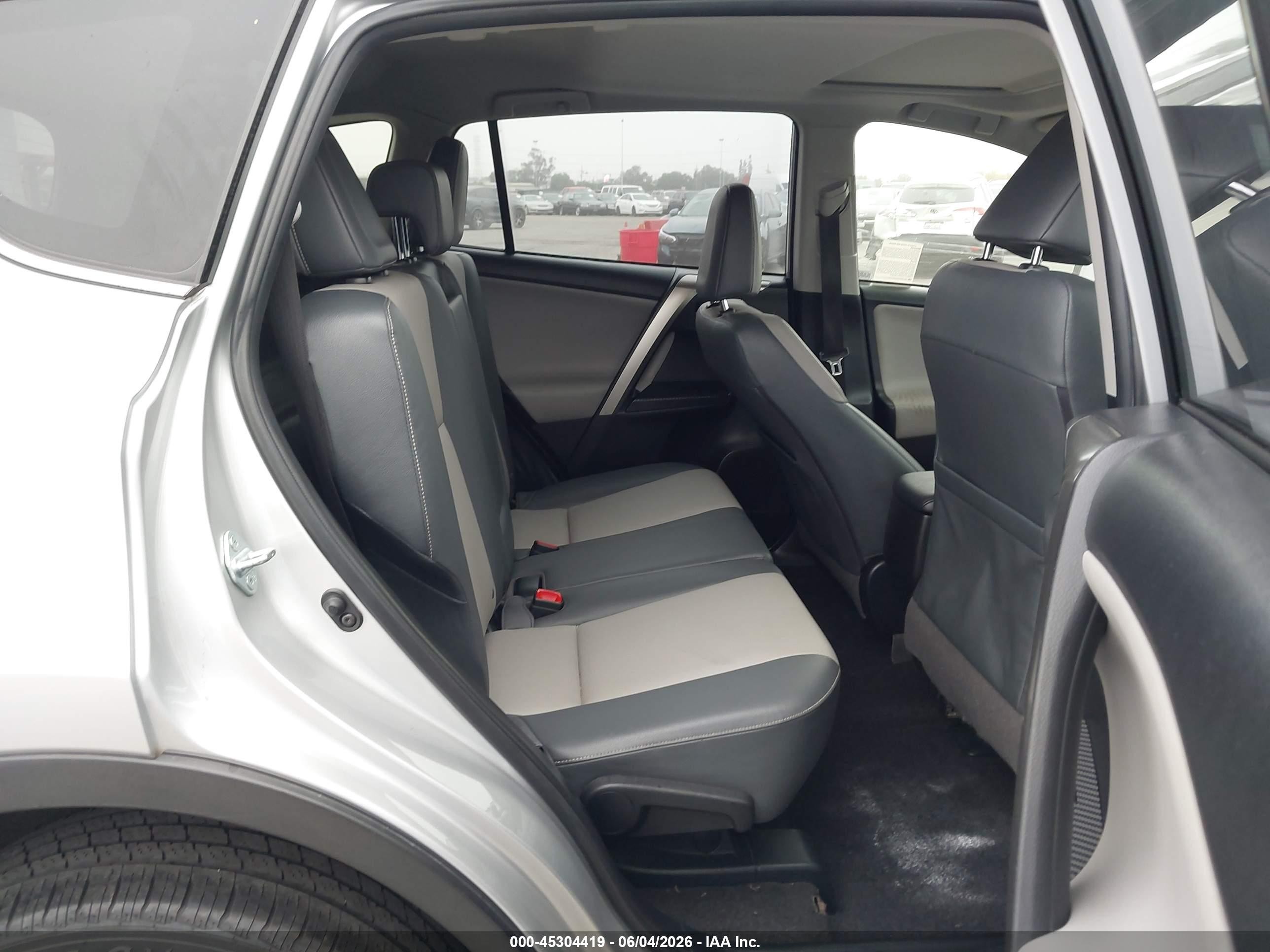 2014 Toyota Rav4 Limited Silver vin: JTMYFREV1EJ005963