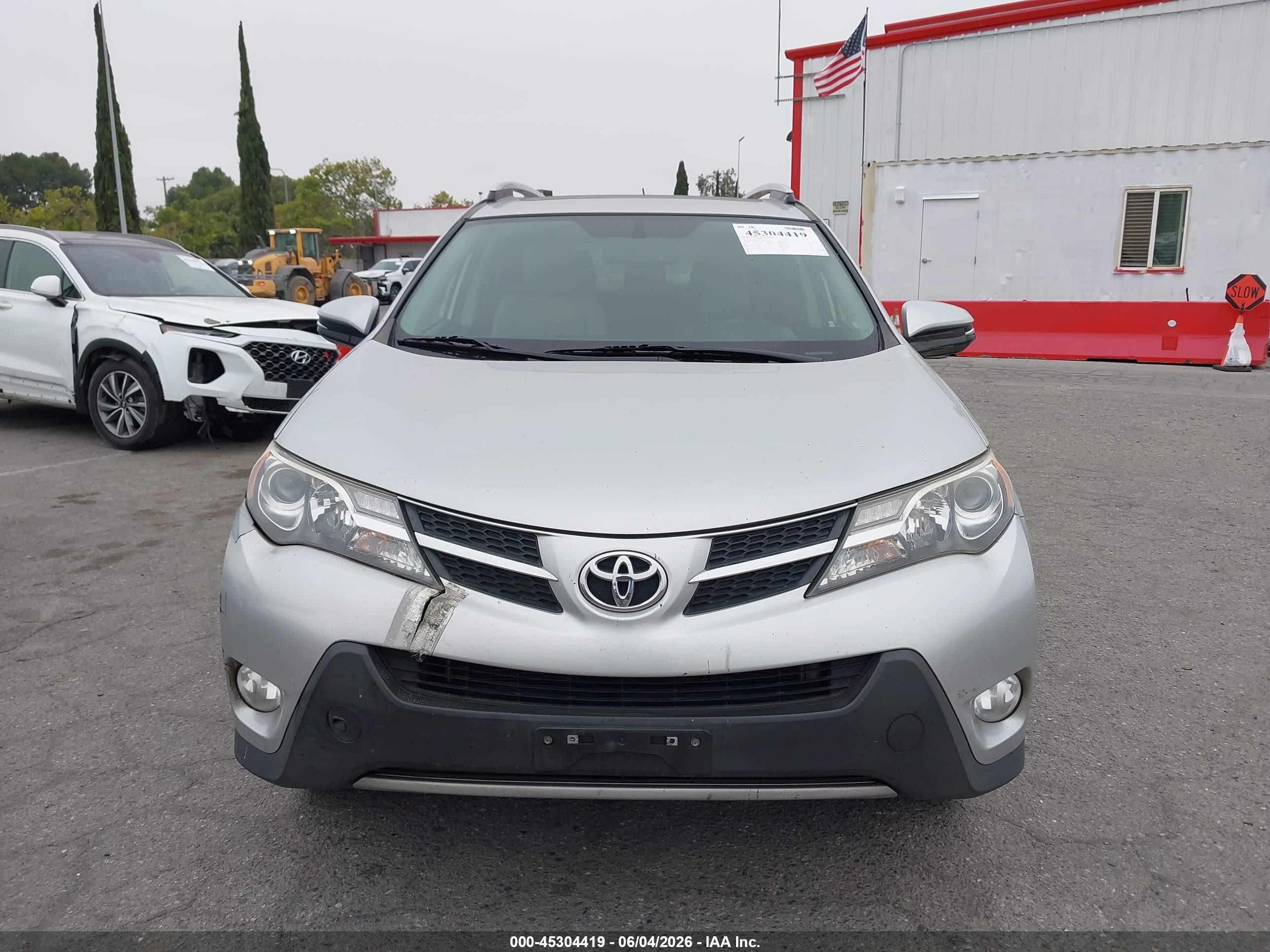 2014 Toyota Rav4 Limited Silver vin: JTMYFREV1EJ005963