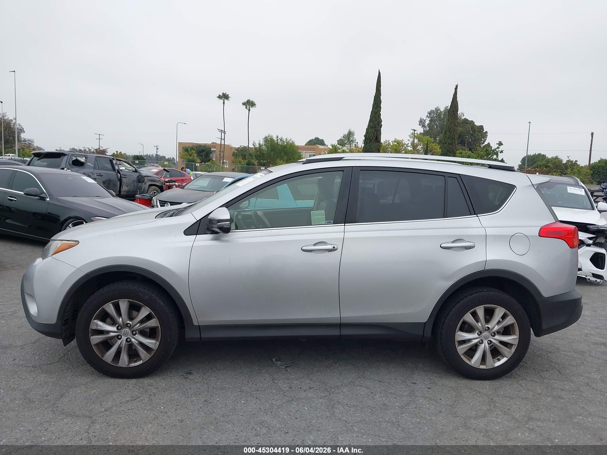 2014 Toyota Rav4 Limited Silver vin: JTMYFREV1EJ005963
