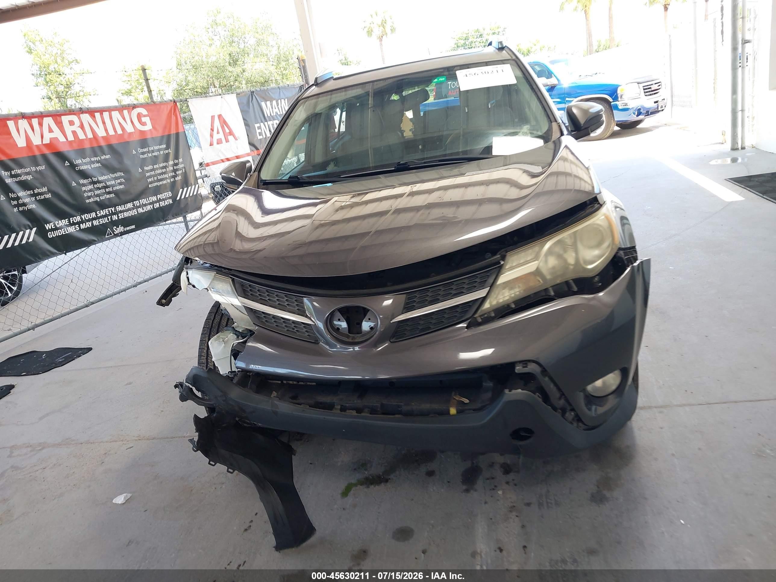 2015 Toyota Rav4 Limited Maroon vin: JTMYFREV1FD074314