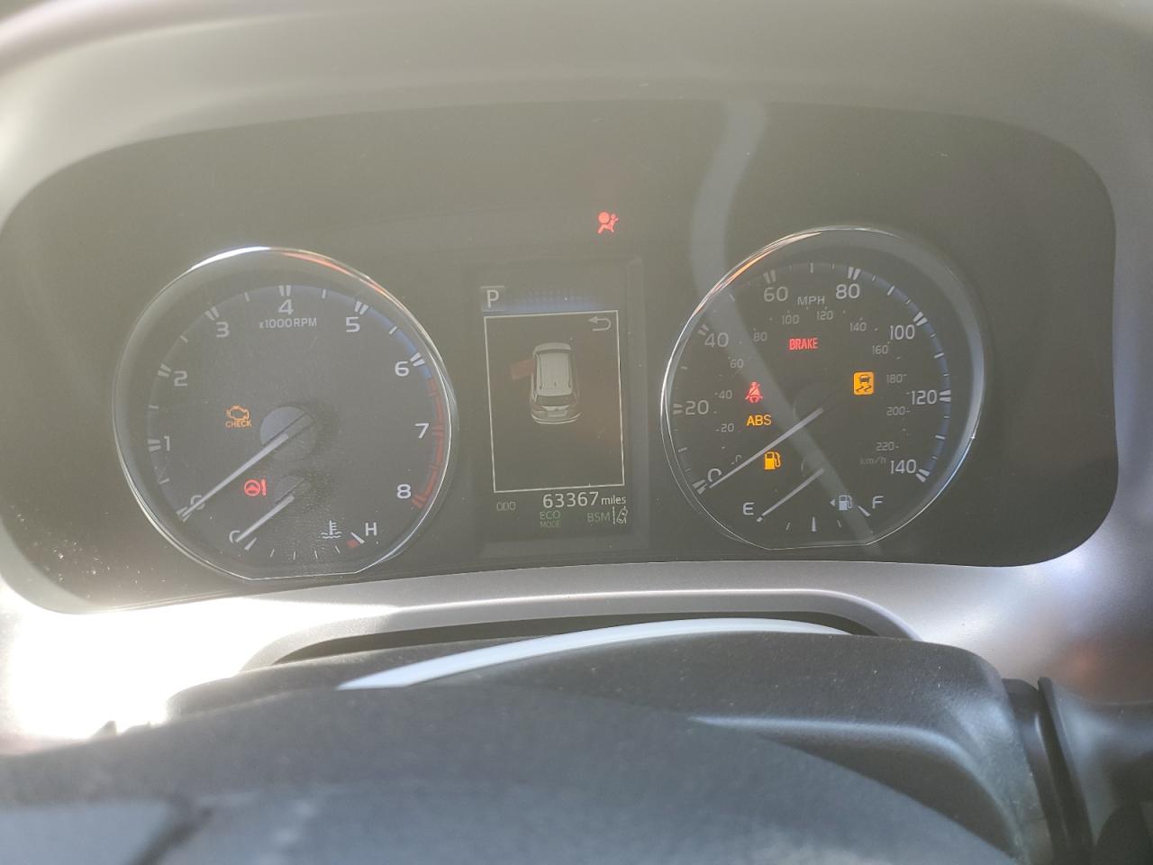 2018 Toyota Rav4 Limited White vin: JTMYFREV1JJ193104
