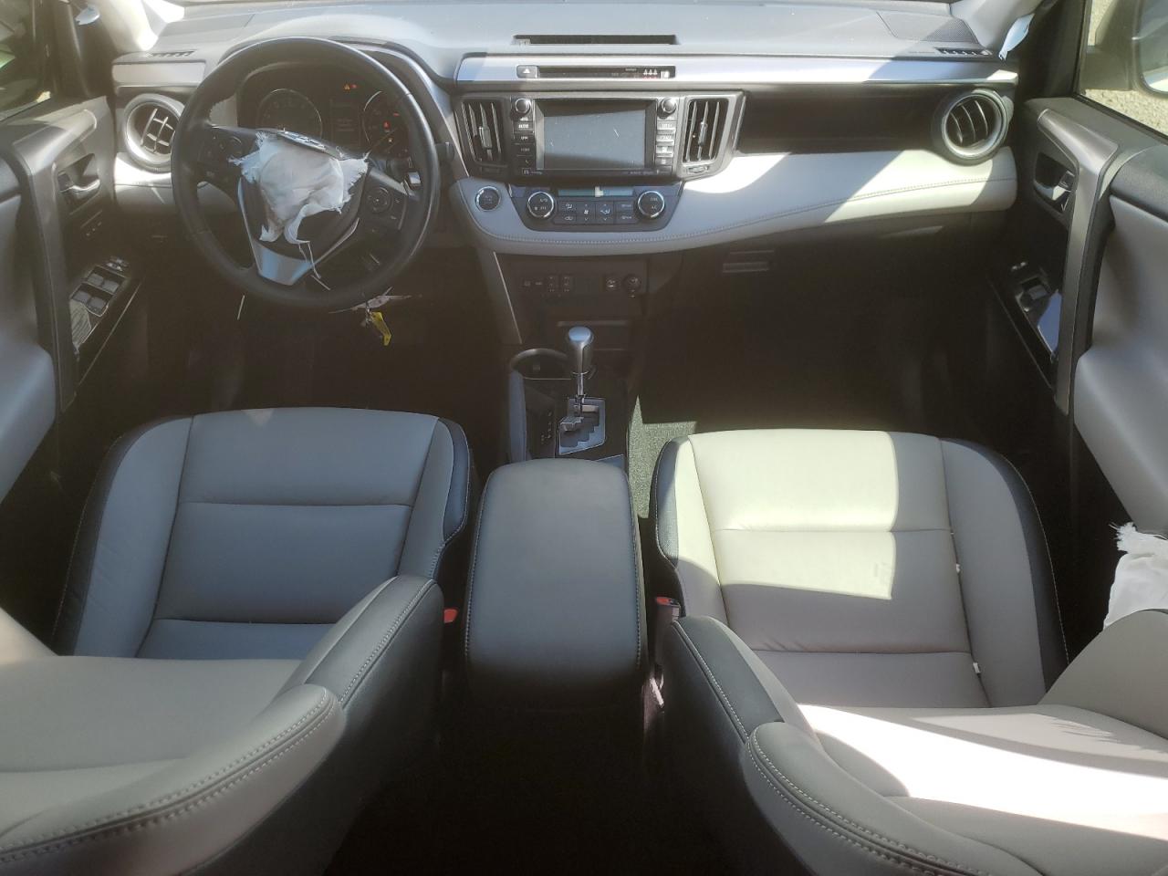 2018 Toyota Rav4 Limited White vin: JTMYFREV1JJ193104