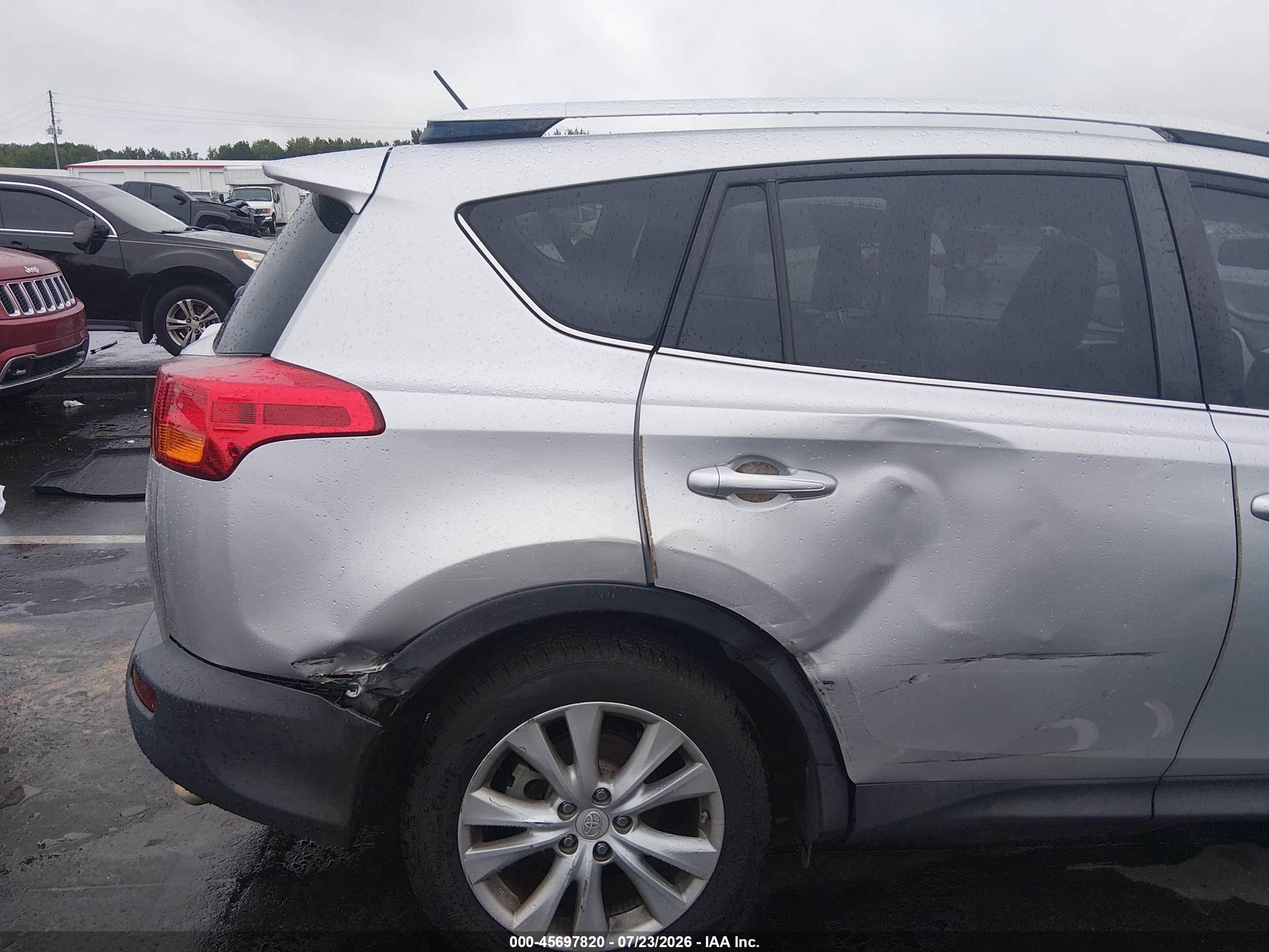 2013 Toyota Rav4 Limited Серебряный vin: JTMYFREV2DD003068