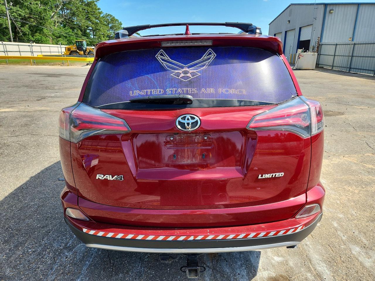 2018 Toyota Rav4 Limited Red vin: JTMYFREV2JD118717