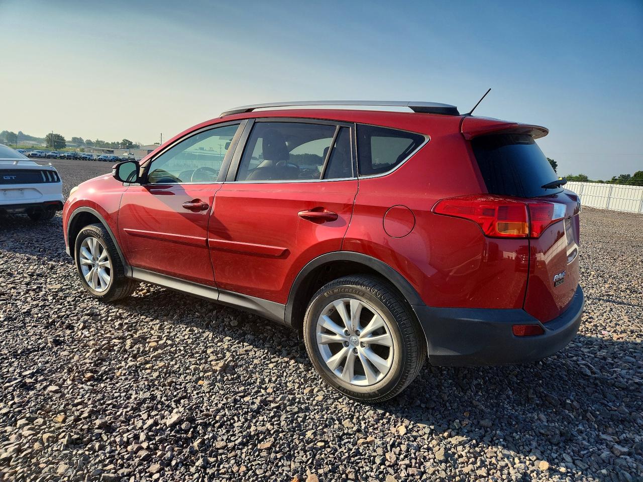 2014 Toyota Rav4 Limited Red vin: JTMYFREV4EJ008551