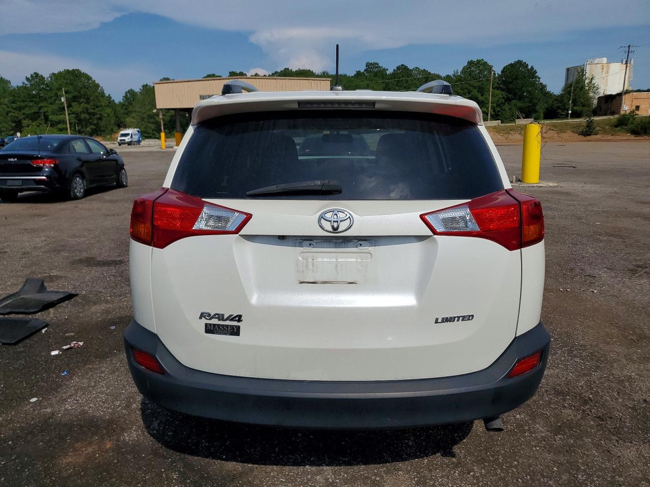 2015 Toyota Rav4 Limited White vin: JTMYFREV4FD051934