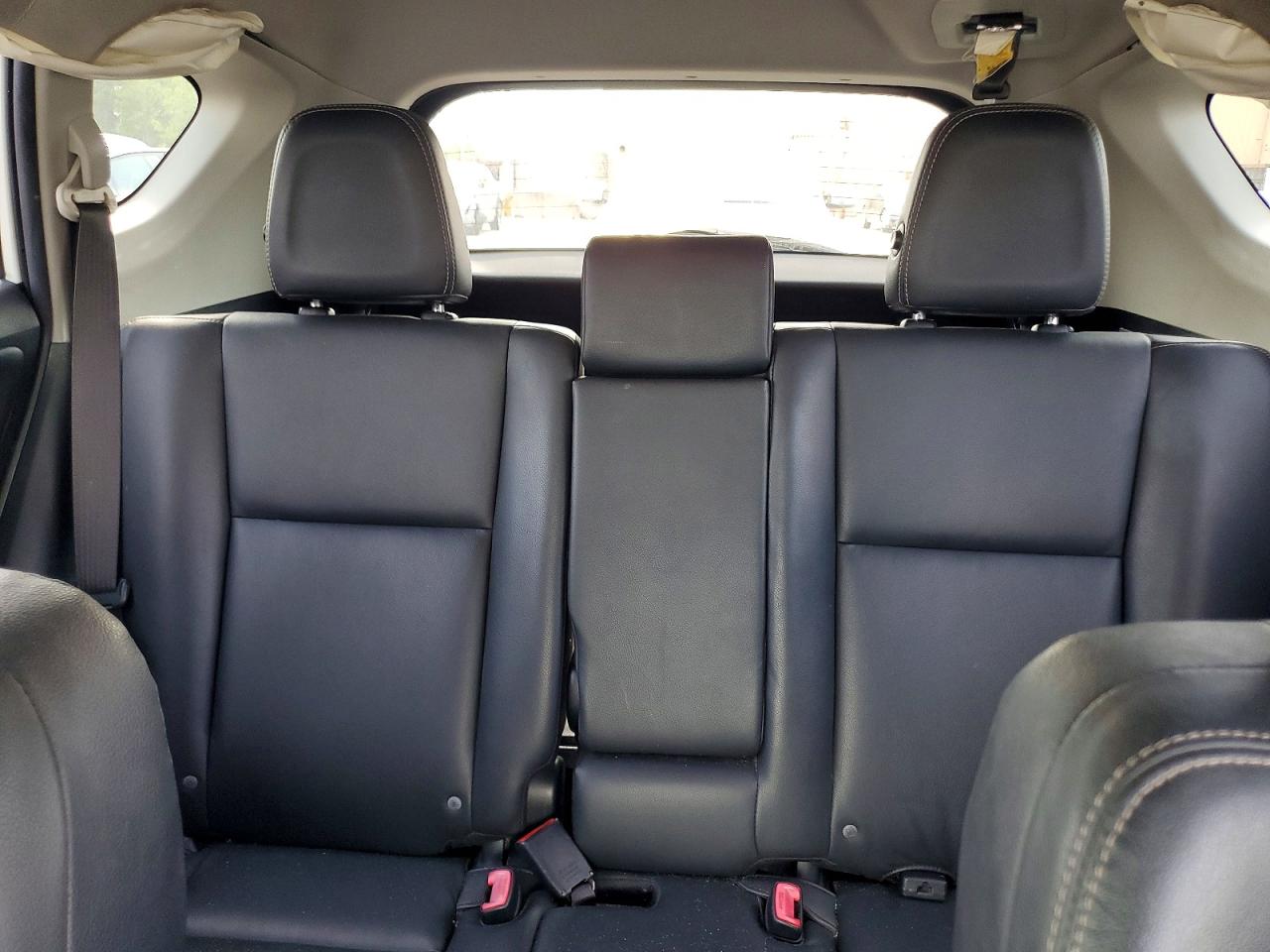 2015 Toyota Rav4 Limited White vin: JTMYFREV4FD051934