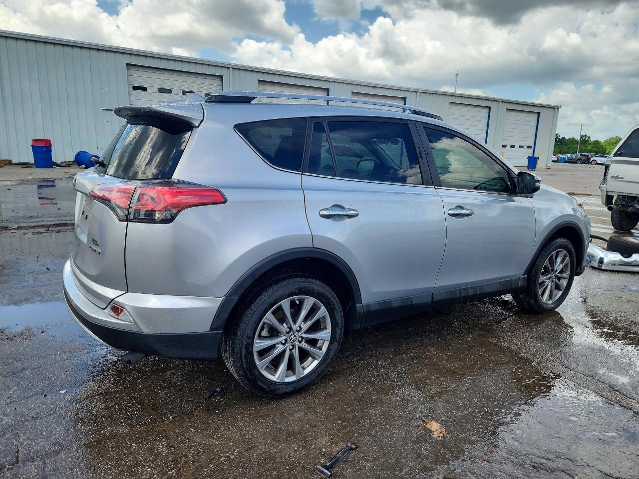 2018 Toyota Rav4 Limited Silver vin: JTMYFREV4JJ178435