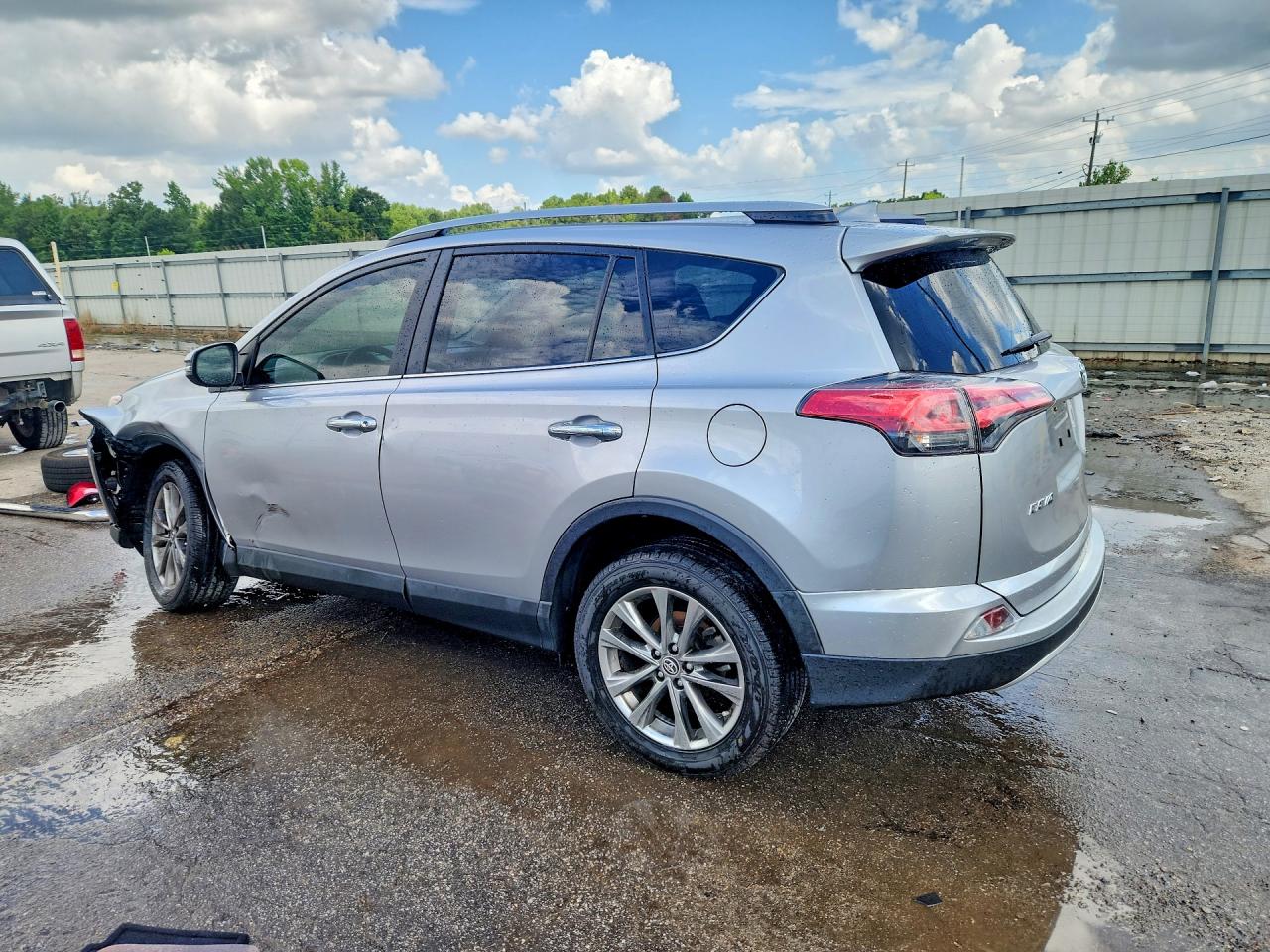 2018 Toyota Rav4 Limited Silver vin: JTMYFREV4JJ178435