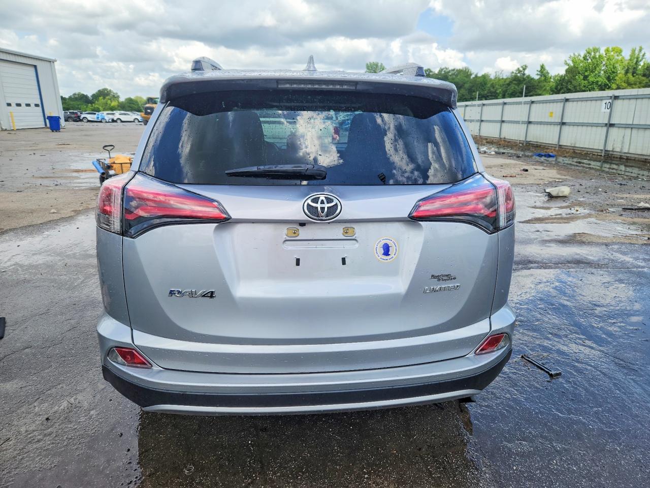 2018 Toyota Rav4 Limited Silver vin: JTMYFREV4JJ178435
