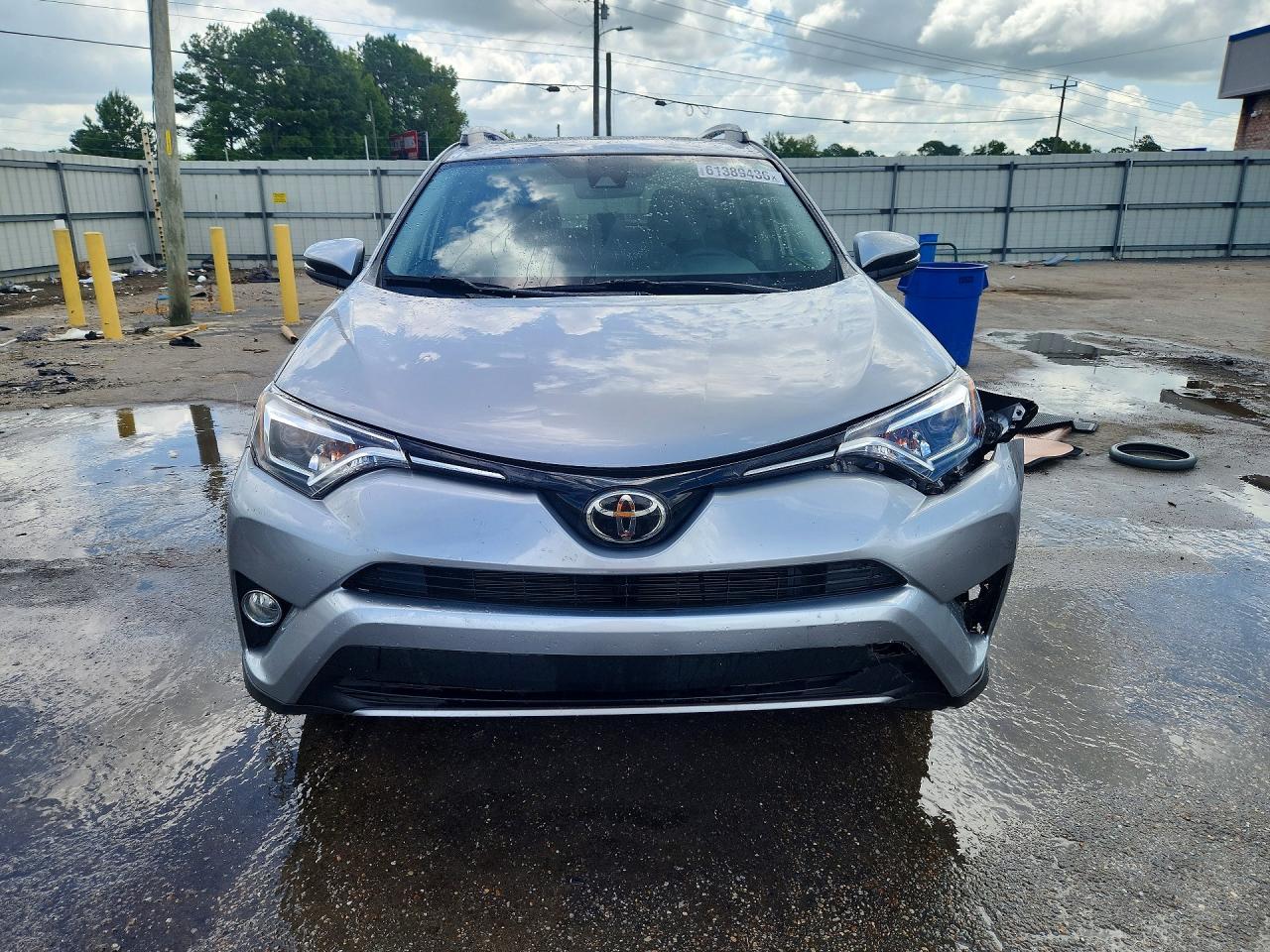 2018 Toyota Rav4 Limited Silver vin: JTMYFREV4JJ178435