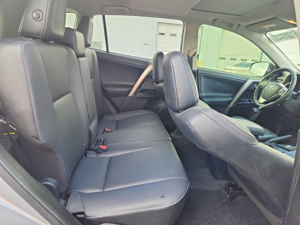 2018 Toyota Rav4 Limited Silver vin: JTMYFREV4JJ178435