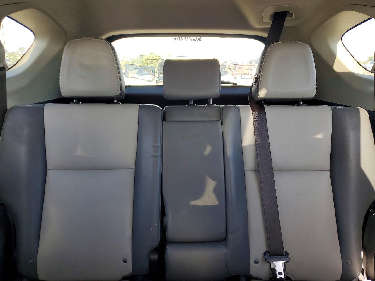 2013 Toyota Rav4 Limited White vin: JTMYFREV5D5007979