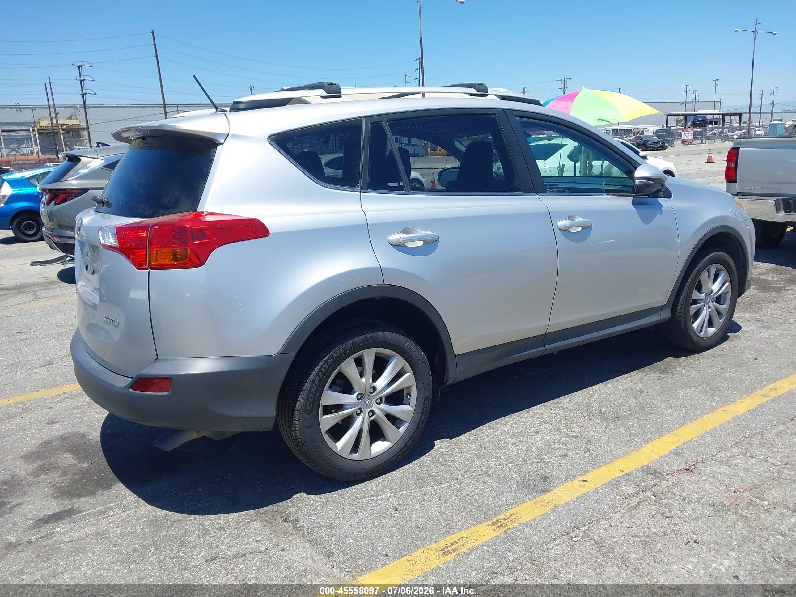 2013 Toyota Rav4 Limited Серебряный vin: JTMYFREV5DD003114