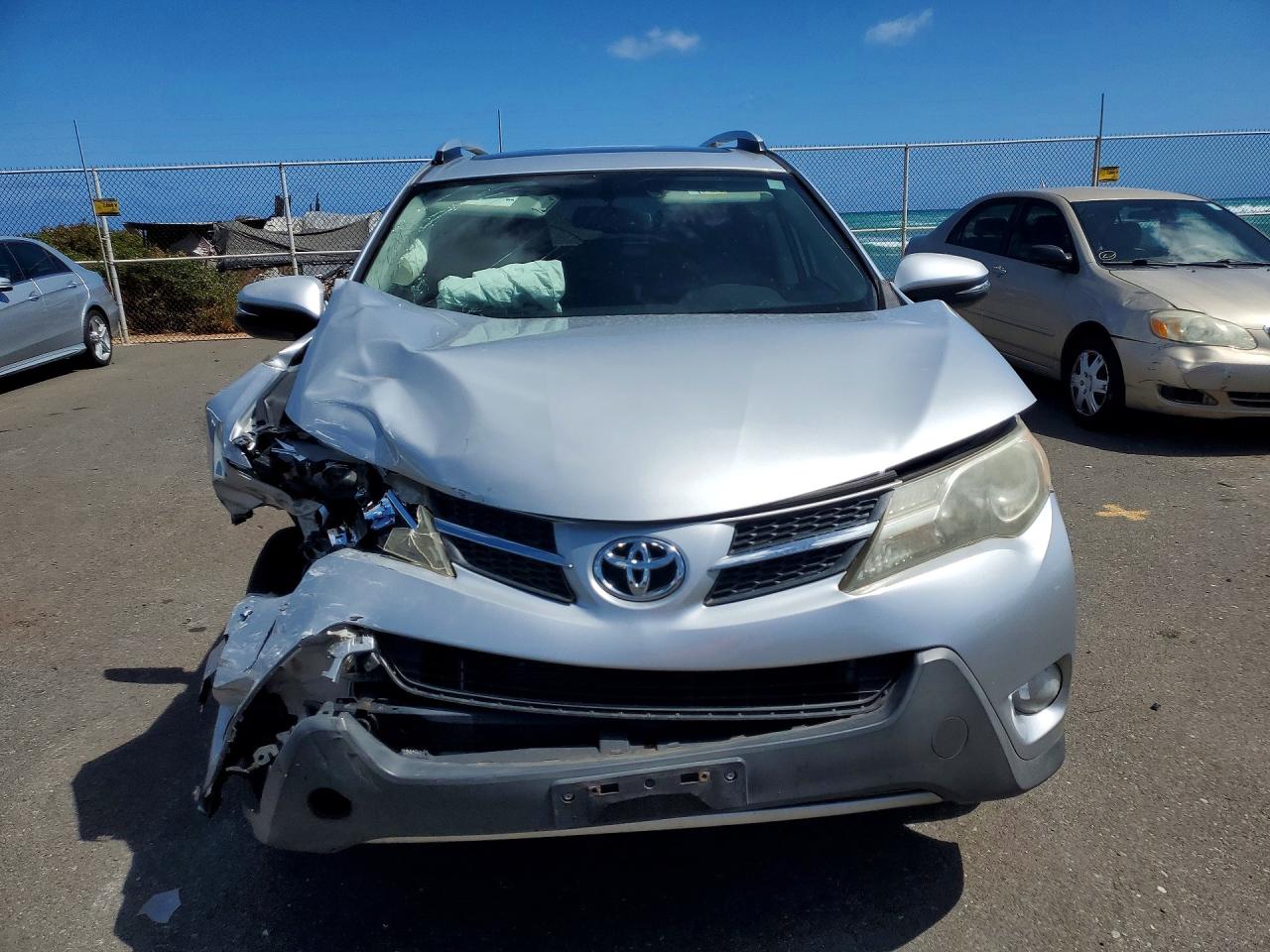 2014 Toyota Rav4 Limited Silver vin: JTMYFREV5ED034882