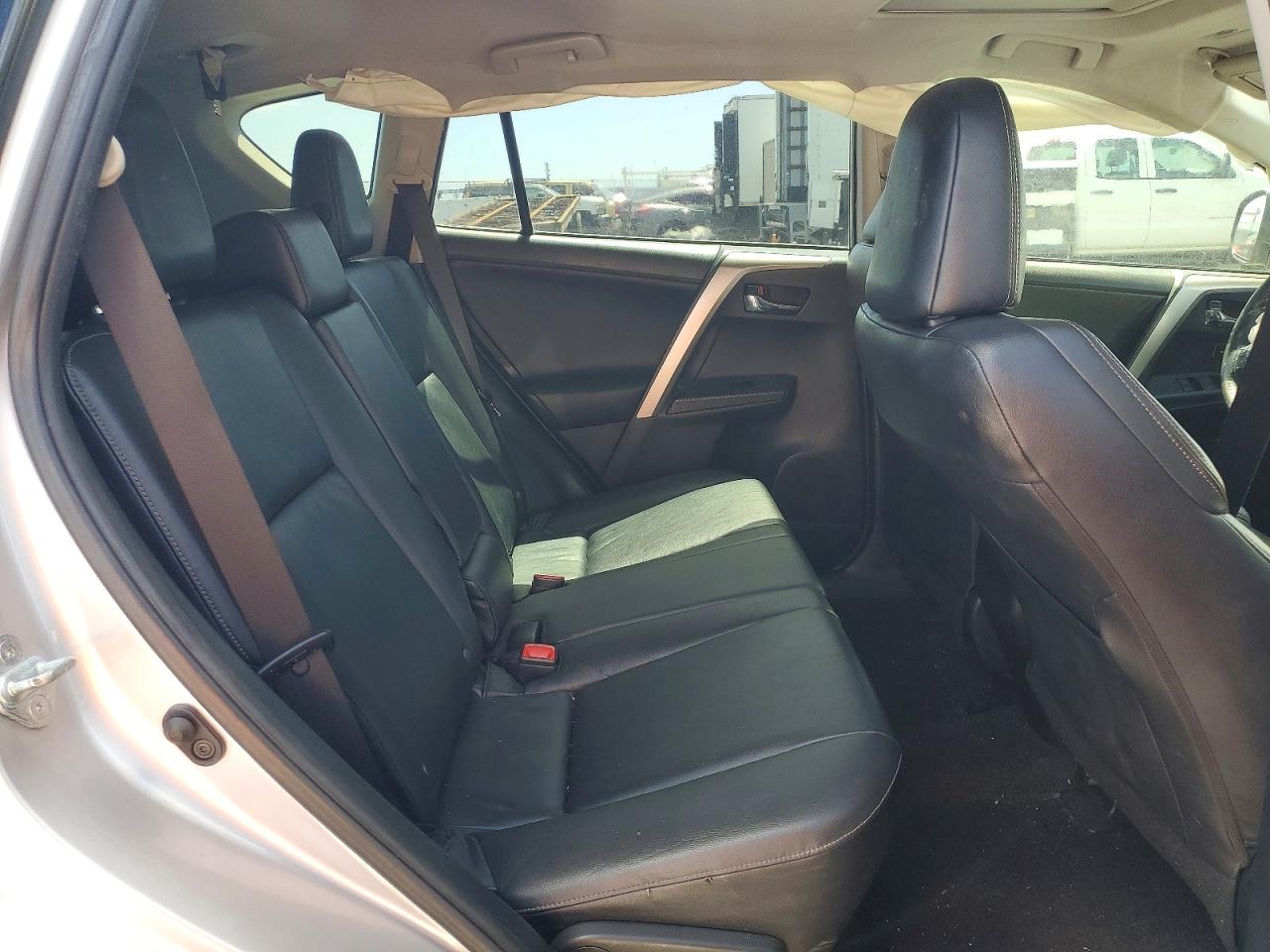 2014 Toyota Rav4 Limited Silver vin: JTMYFREV5ED034882
