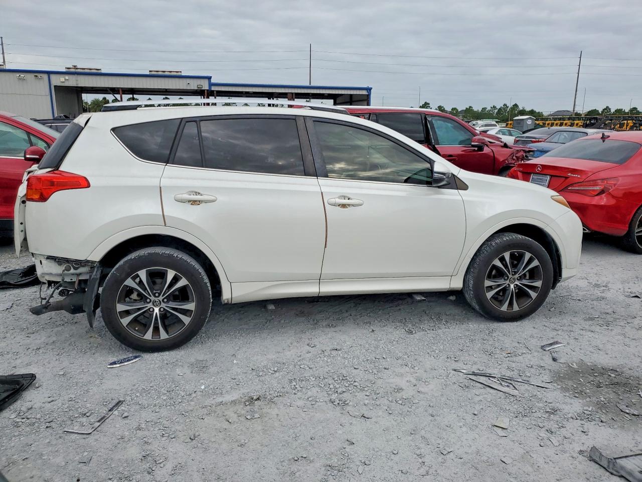 2015 Toyota Rav4 Limited White vin: JTMYFREV5FJ050681