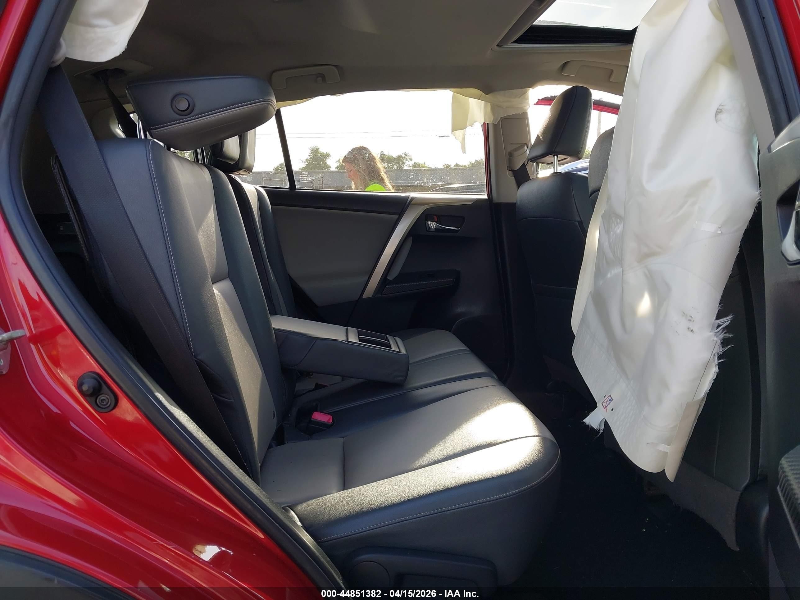 2014 Toyota Rav4 Limited Red vin: JTMYFREV7ED036391