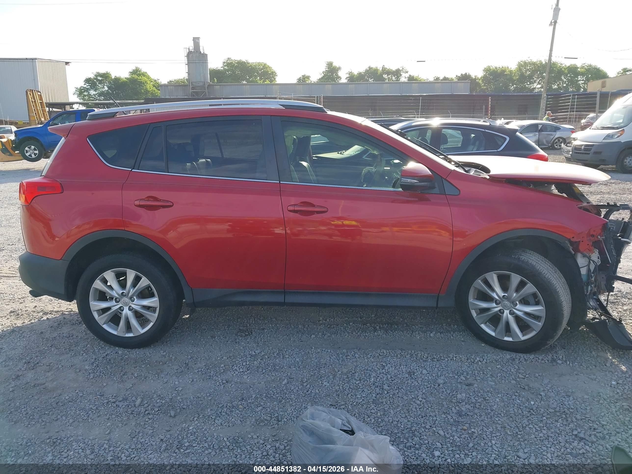 2014 Toyota Rav4 Limited Red vin: JTMYFREV7ED036391
