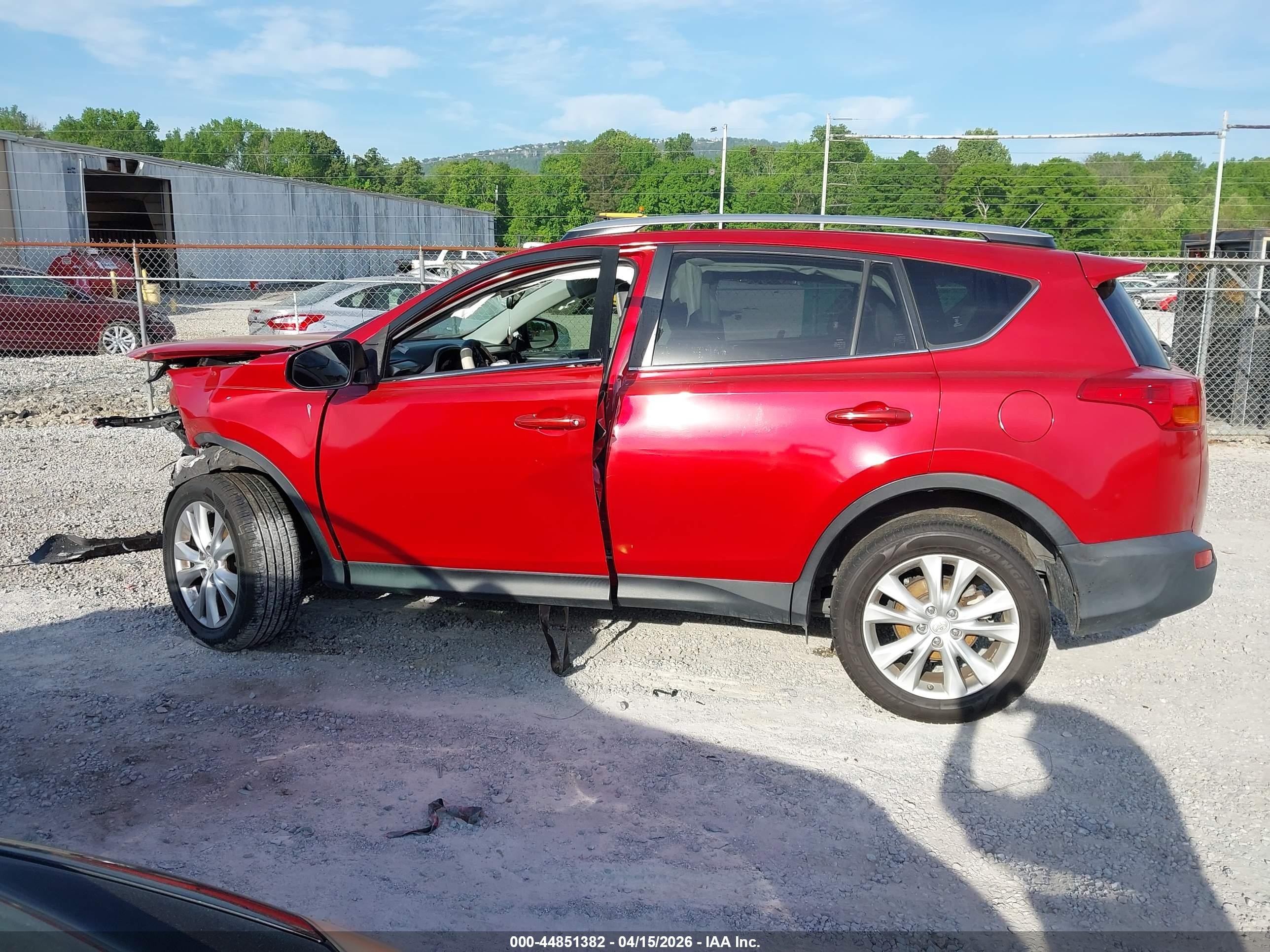 2014 Toyota Rav4 Limited Red vin: JTMYFREV7ED036391