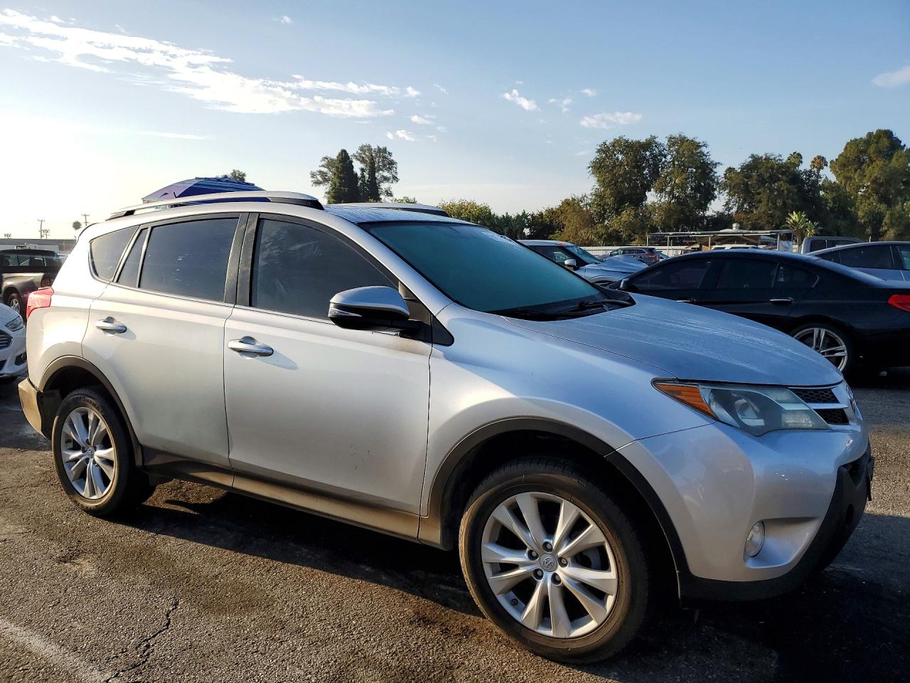 2013 Toyota Rav4 Limited Silver vin: JTMYFREV8D5011587