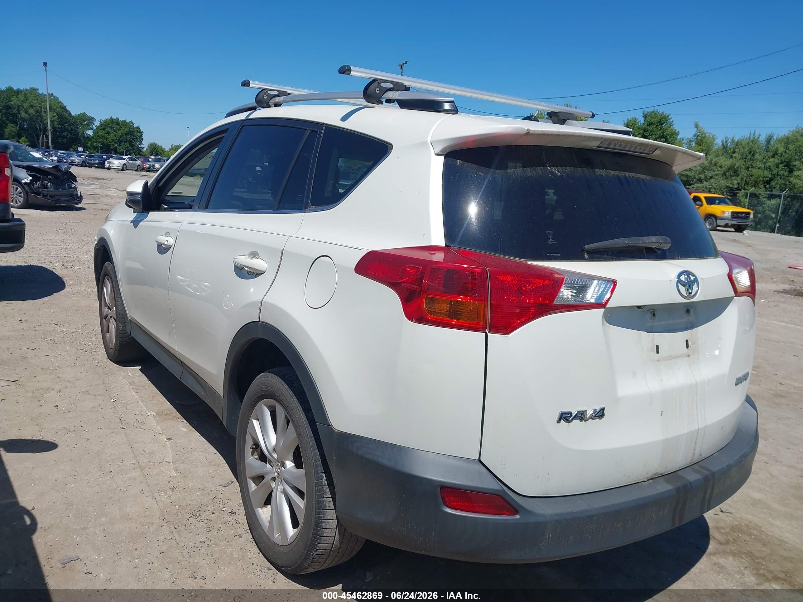 2013 Toyota Rav4 Limited White vin: JTMYFREV8DD001700