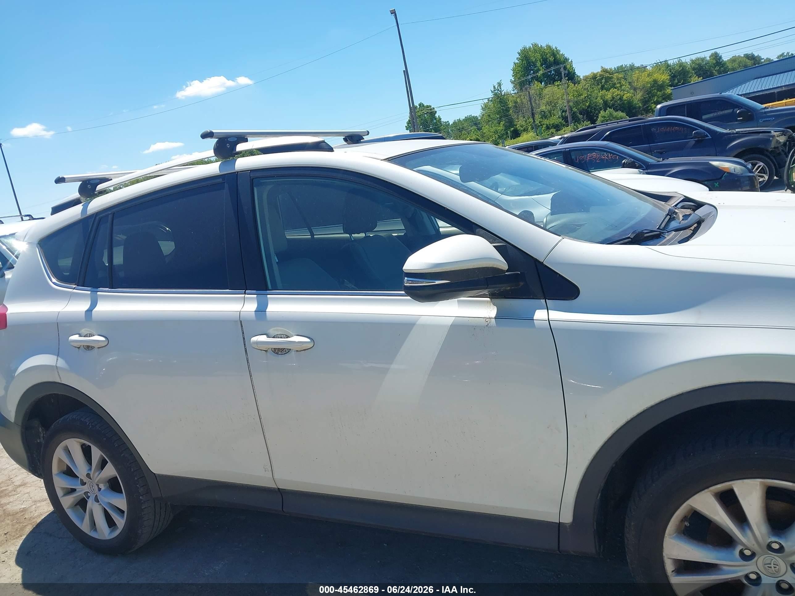 2013 Toyota Rav4 Limited White vin: JTMYFREV8DD001700