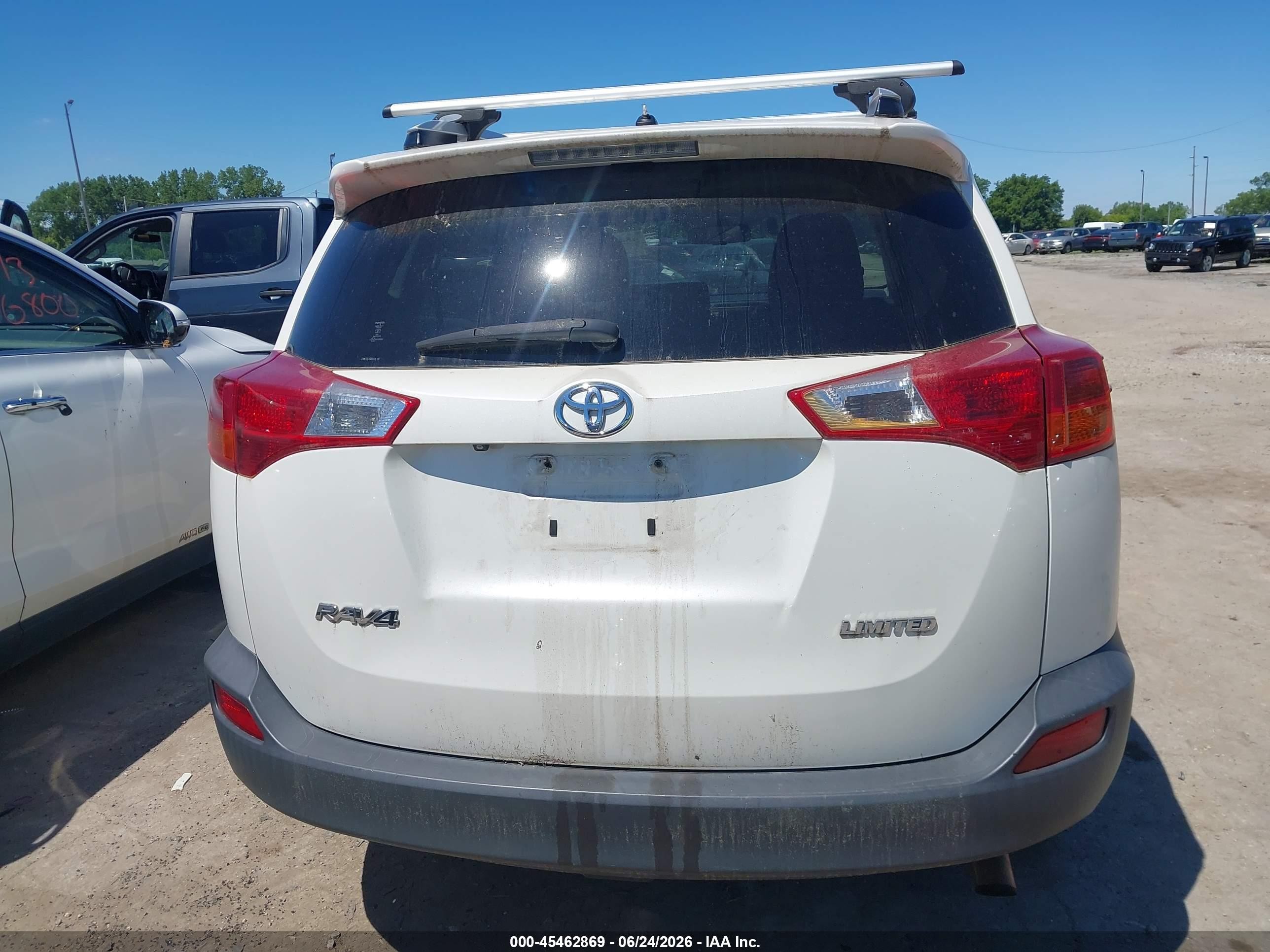 2013 Toyota Rav4 Limited White vin: JTMYFREV8DD001700