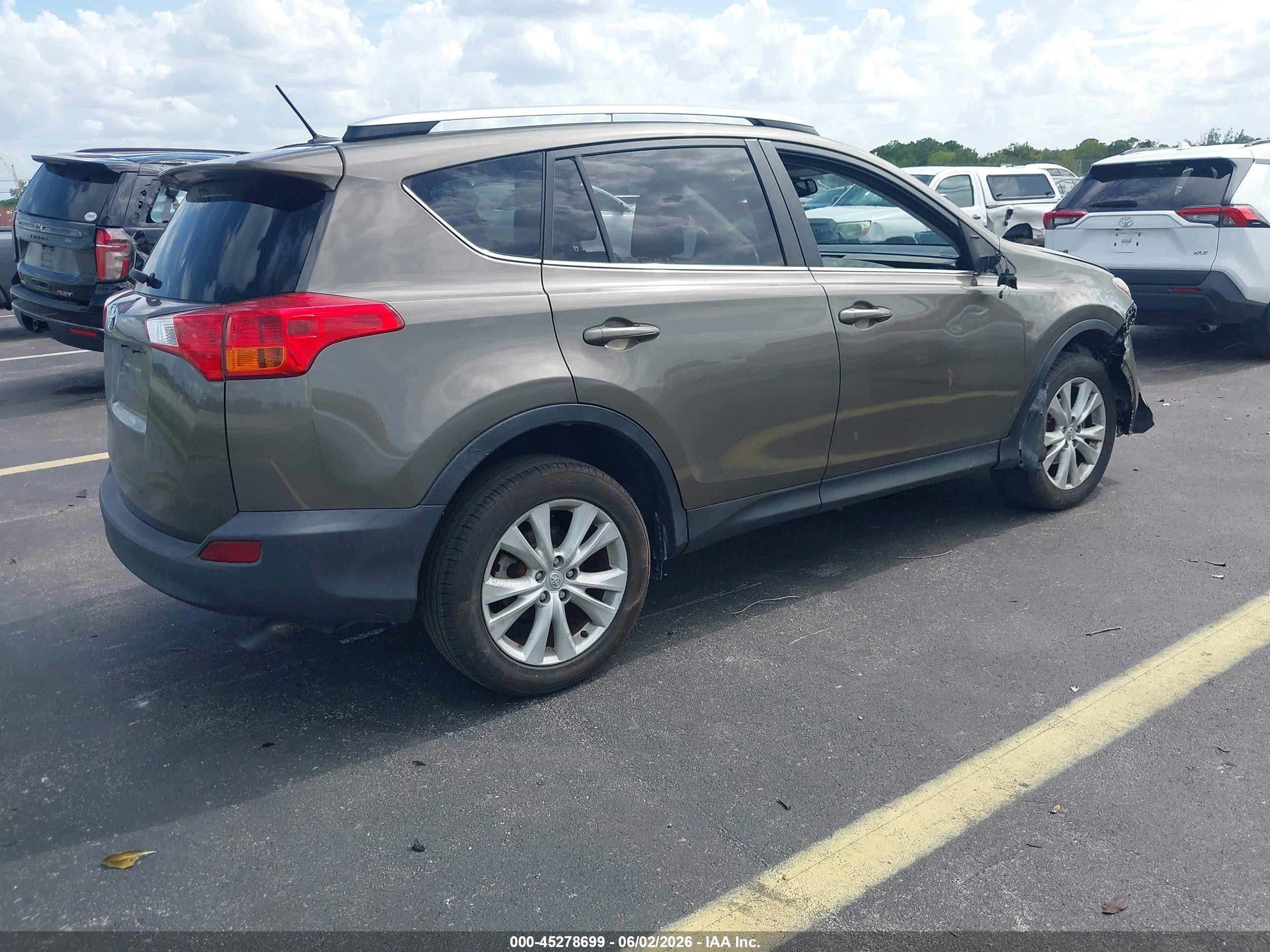 2015 Toyota Rav4 Limited Brown vin: JTMYFREV8FD043240