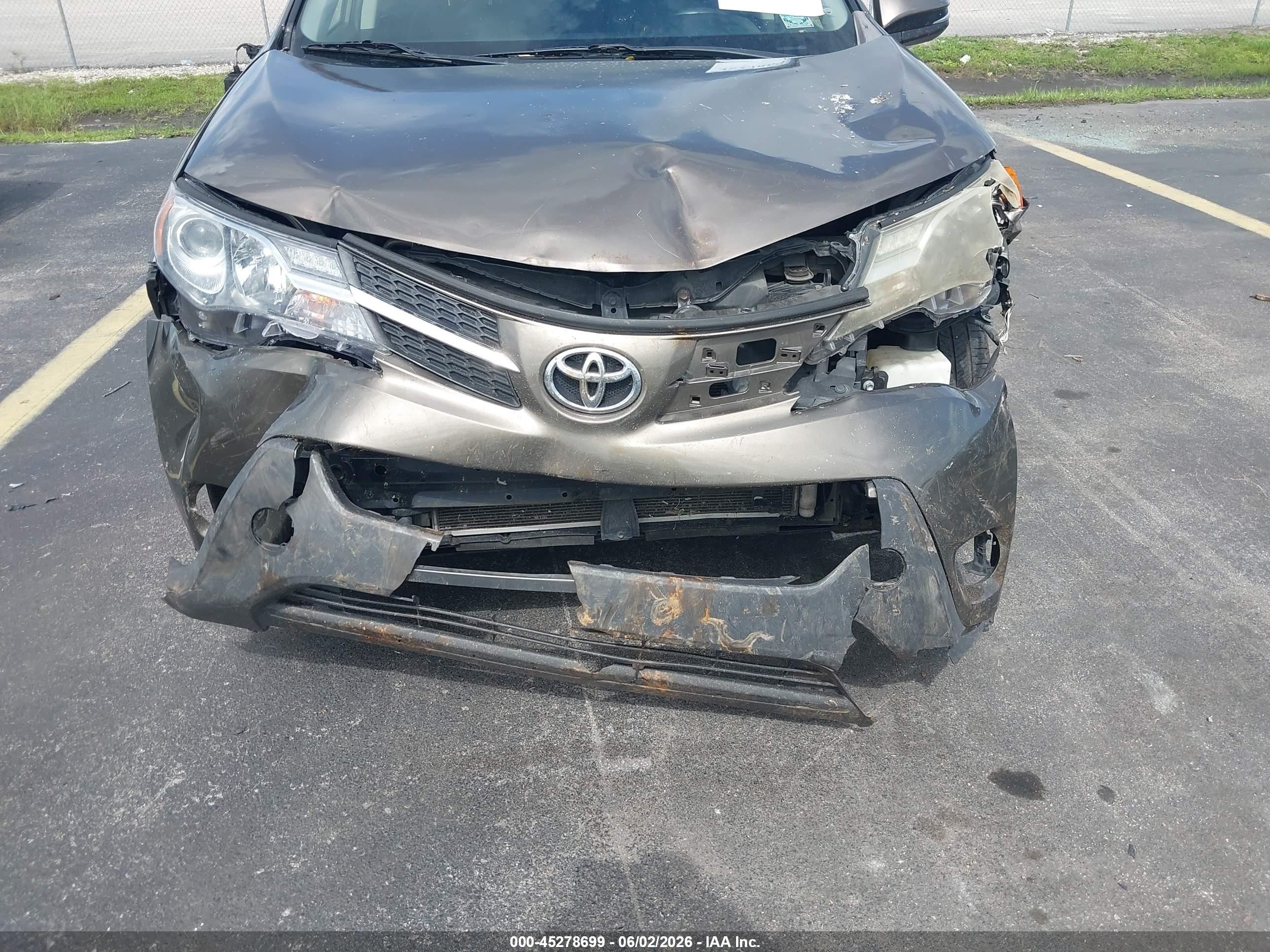2015 Toyota Rav4 Limited Brown vin: JTMYFREV8FD043240