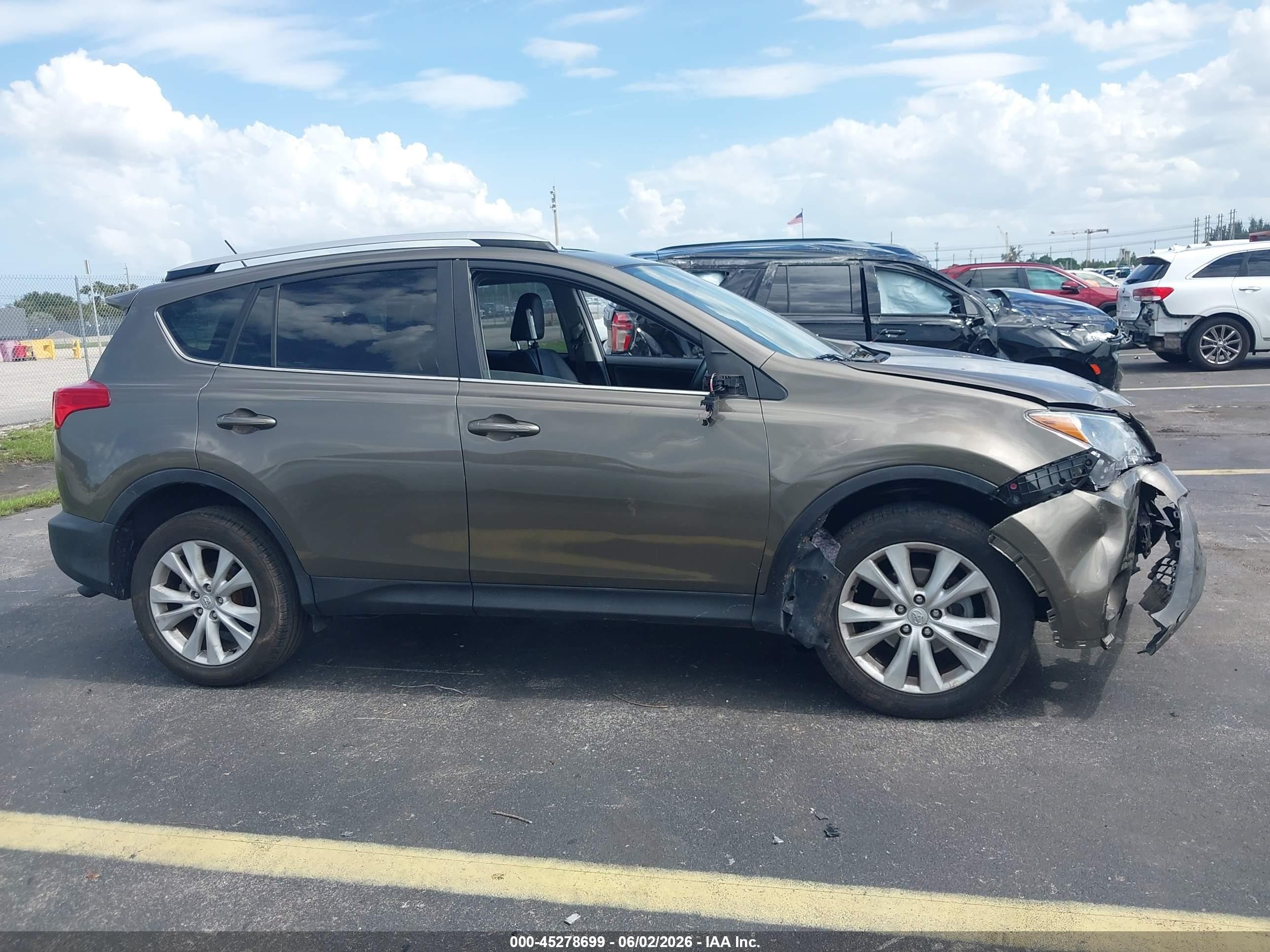 2015 Toyota Rav4 Limited Brown vin: JTMYFREV8FD043240