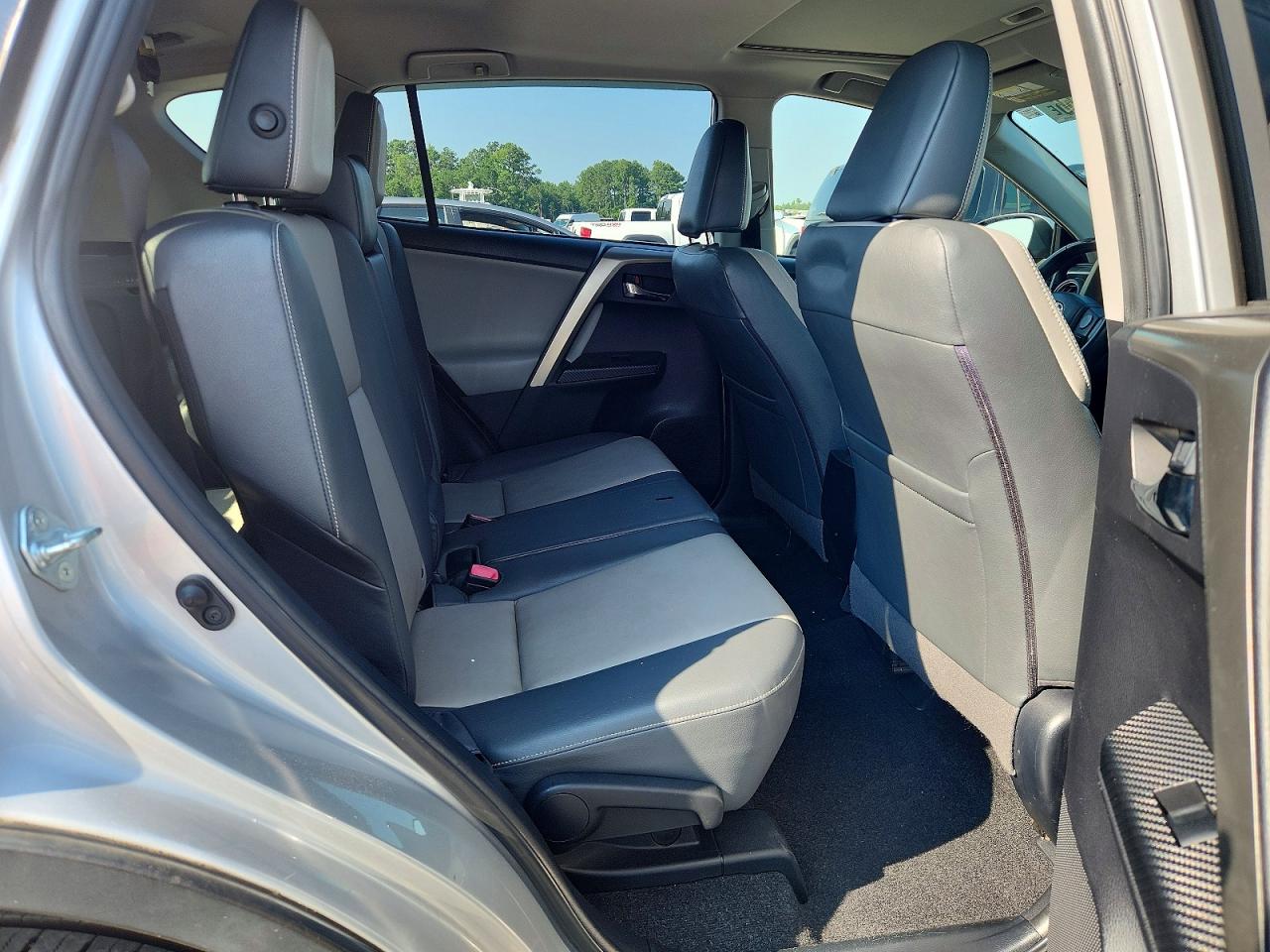 2014 Toyota Rav4 Limited Silver vin: JTMYFREV9ED035503