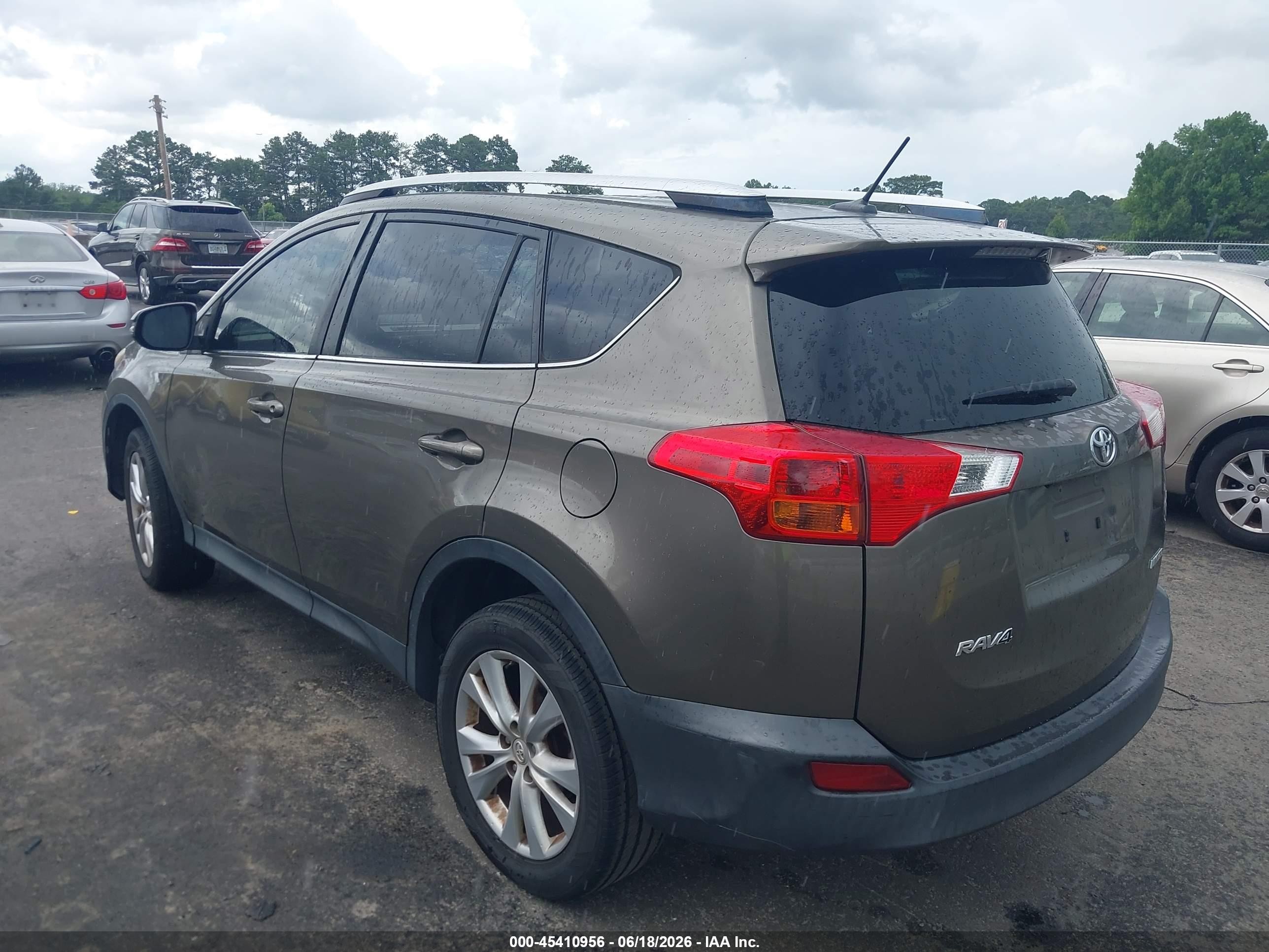 2015 Toyota Rav4 Limited Beige vin: JTMYFREV9FD077428