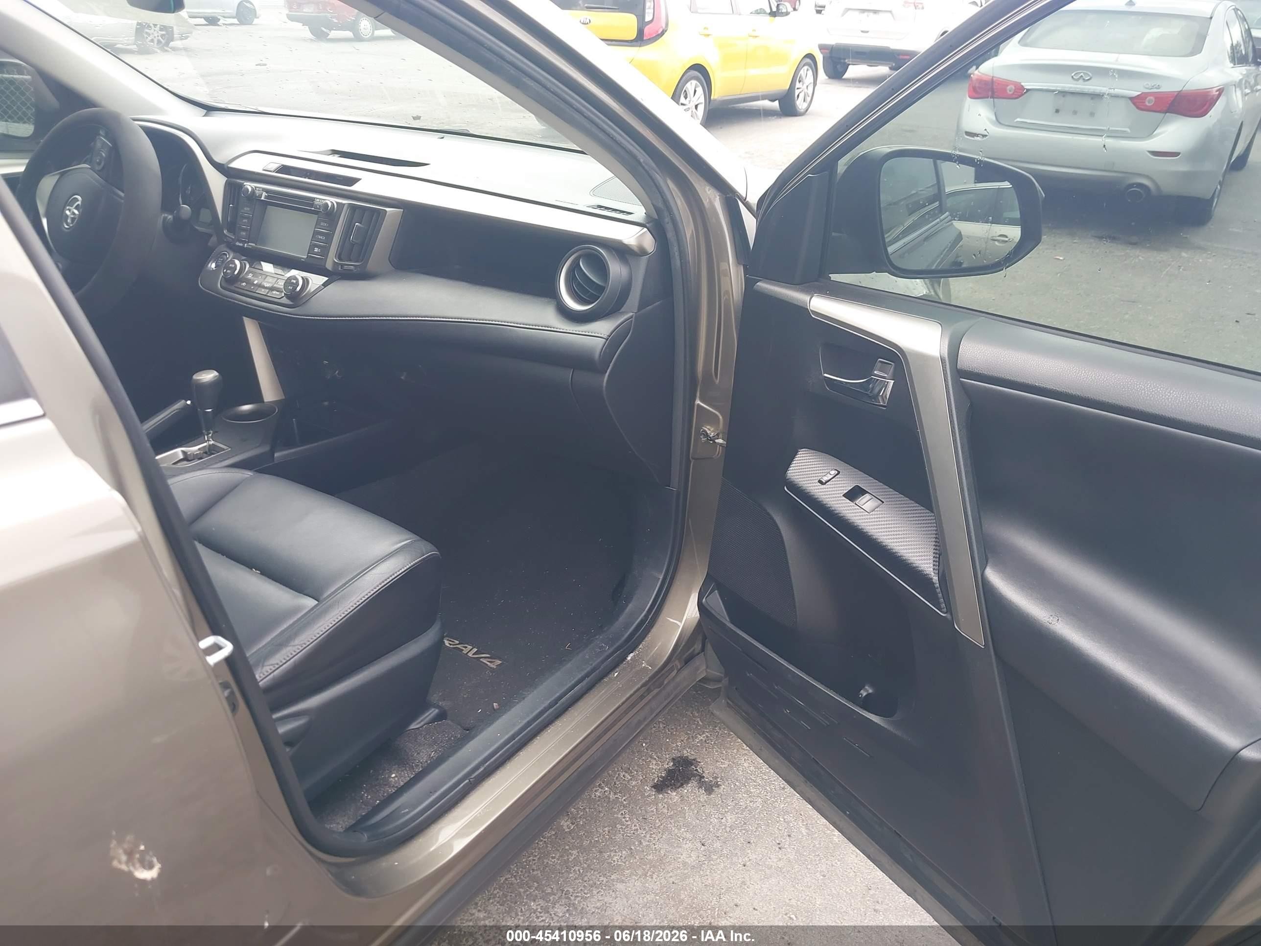 2015 Toyota Rav4 Limited Beige vin: JTMYFREV9FD077428