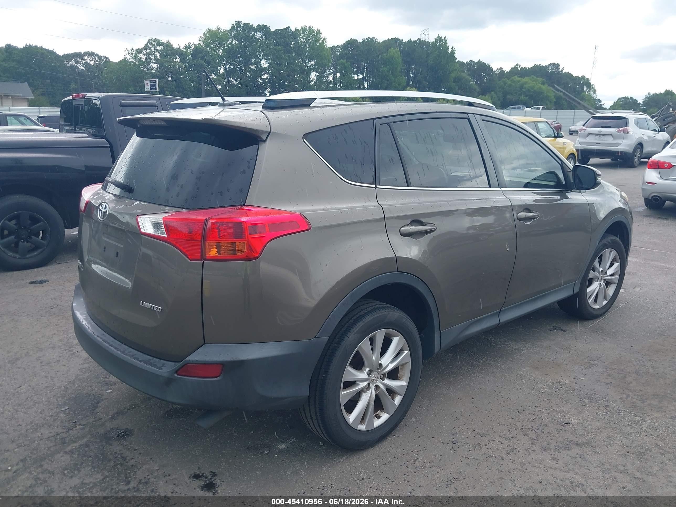 2015 Toyota Rav4 Limited Beige vin: JTMYFREV9FD077428