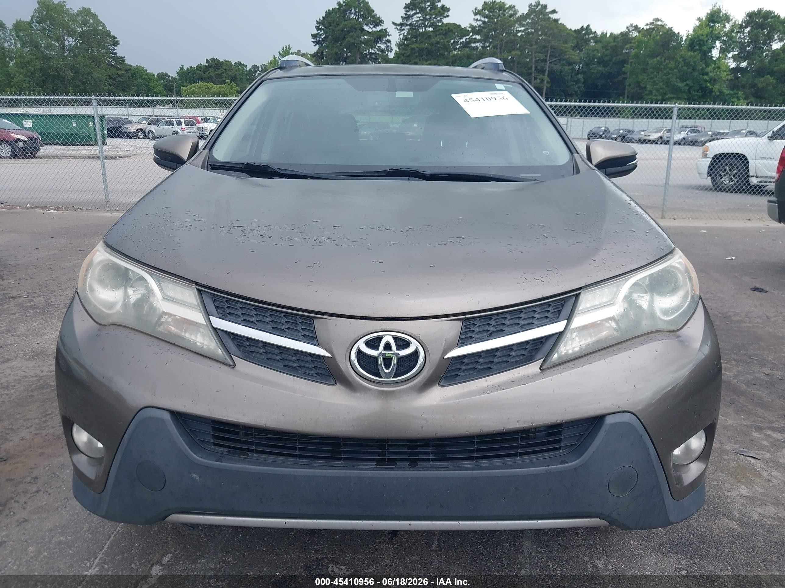 2015 Toyota Rav4 Limited Beige vin: JTMYFREV9FD077428
