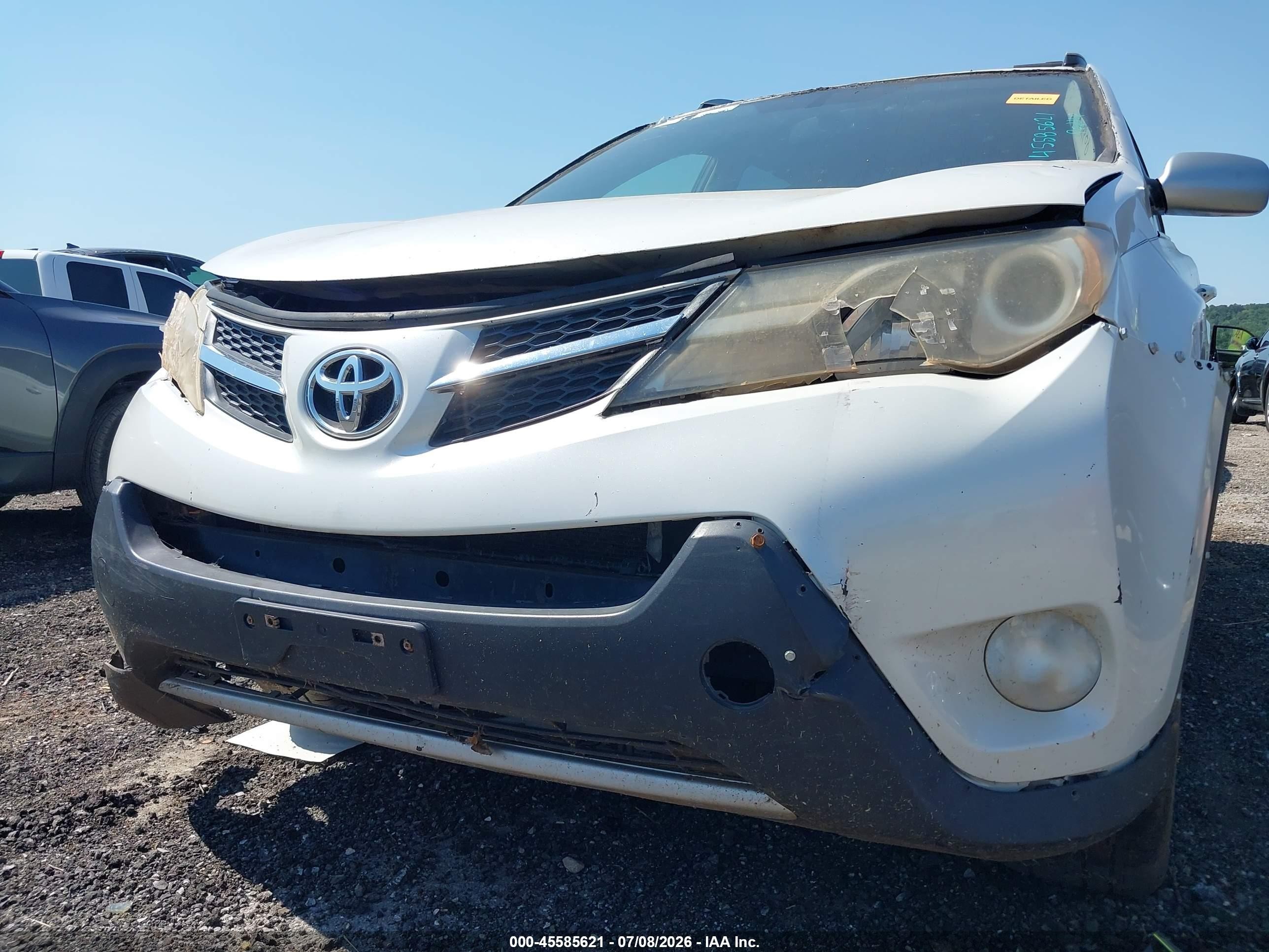 2013 Toyota Rav4 Limited White vin: JTMYFREVXDD003075