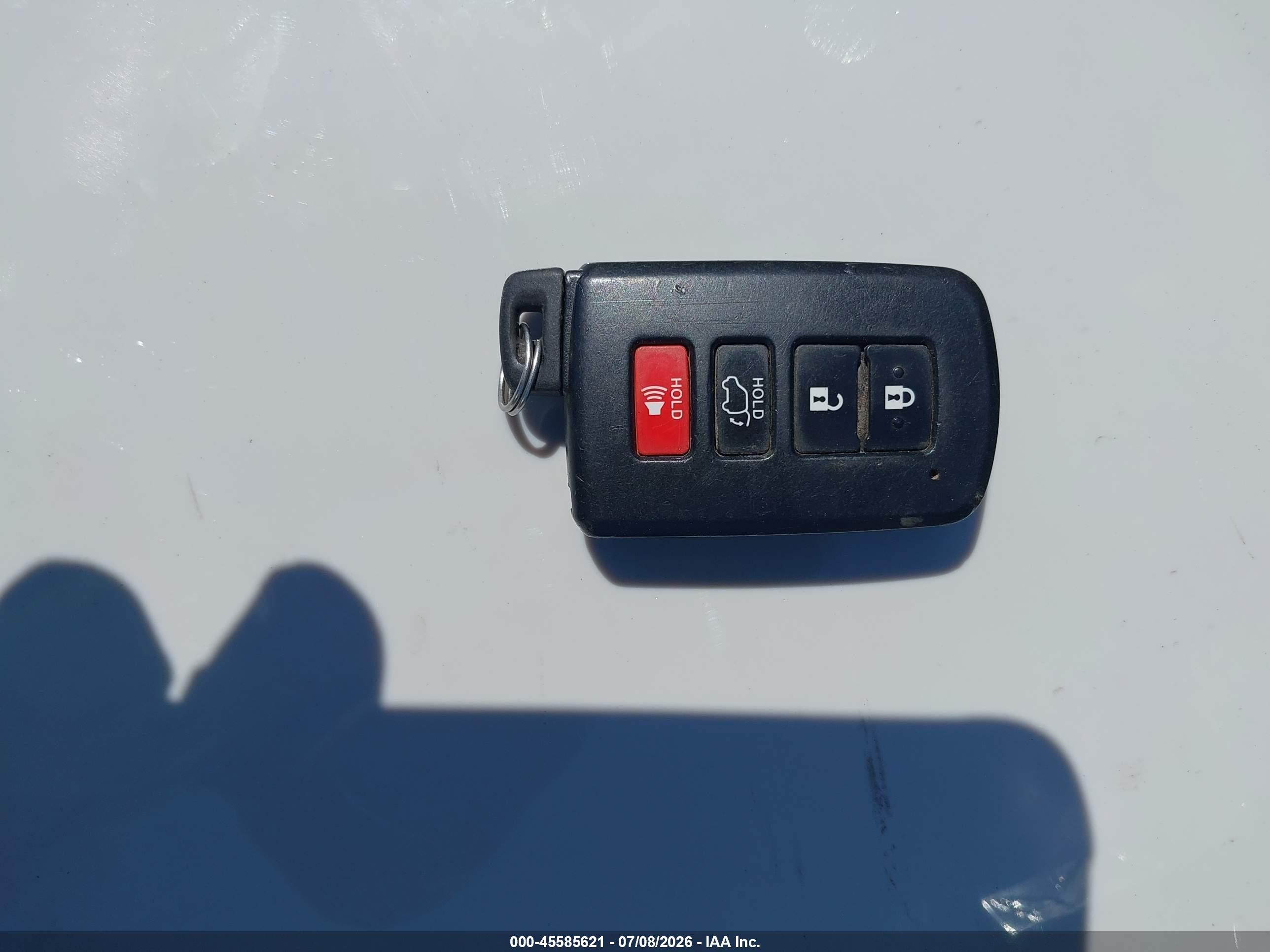2013 Toyota Rav4 Limited White vin: JTMYFREVXDD003075