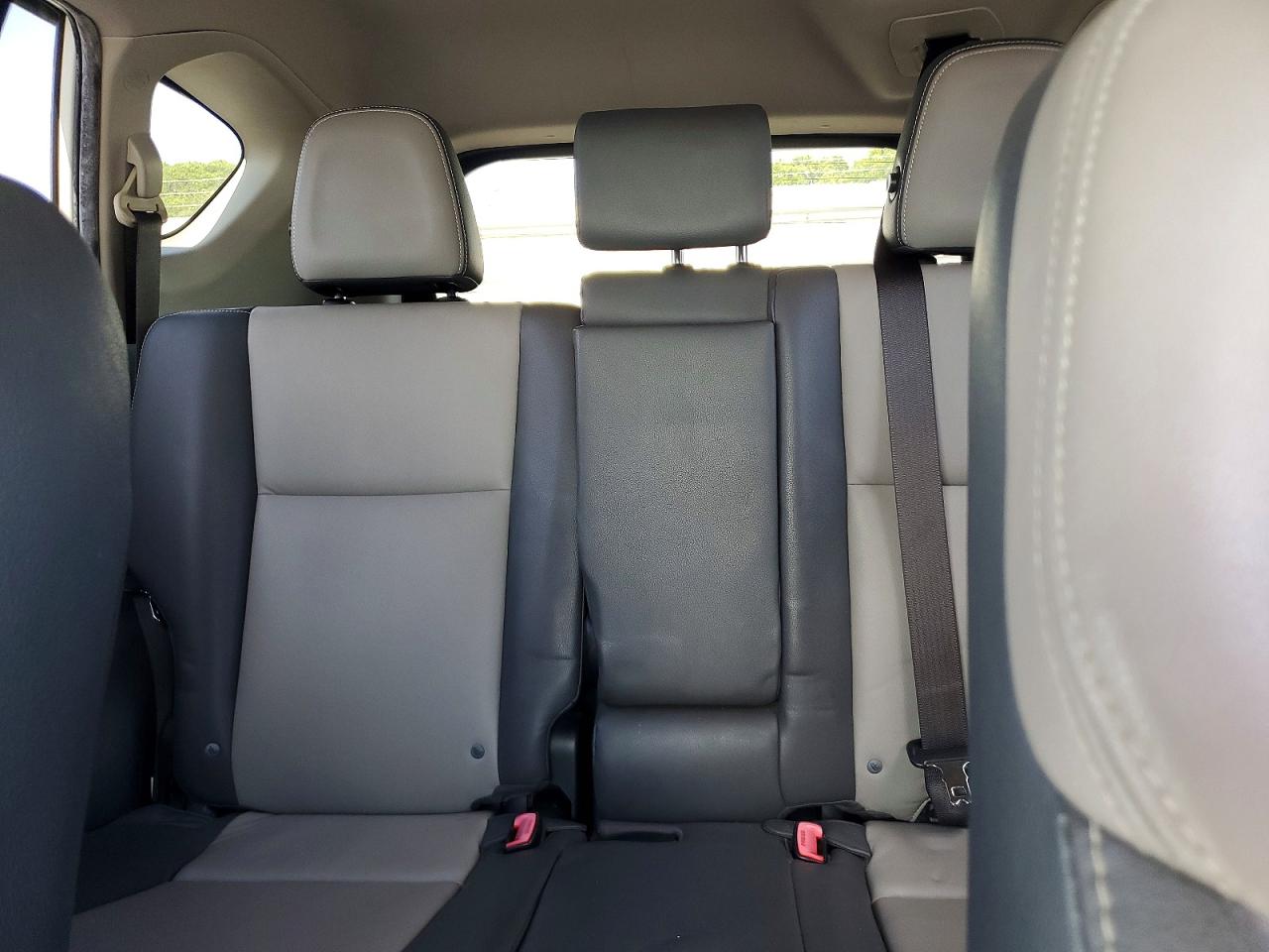 2013 Toyota Rav4 Limited White vin: JTMYFREVXDD006168