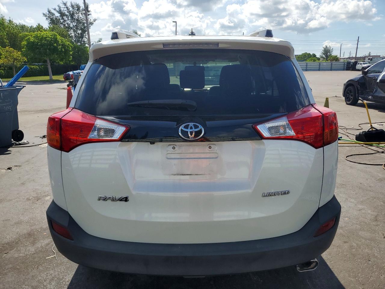 2013 Toyota Rav4 Limited White vin: JTMYFREVXDD006168