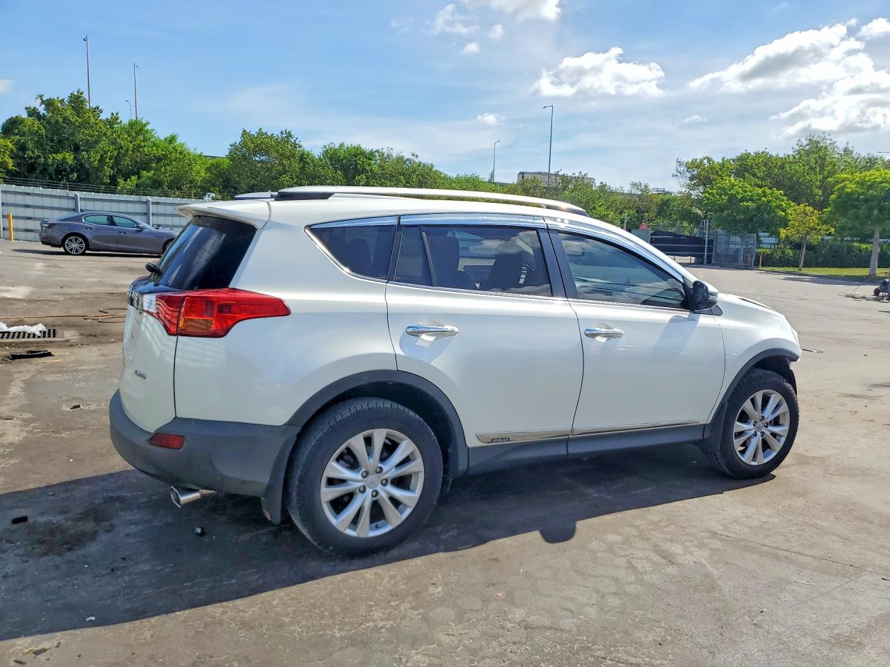 2013 Toyota Rav4 Limited White vin: JTMYFREVXDD006168