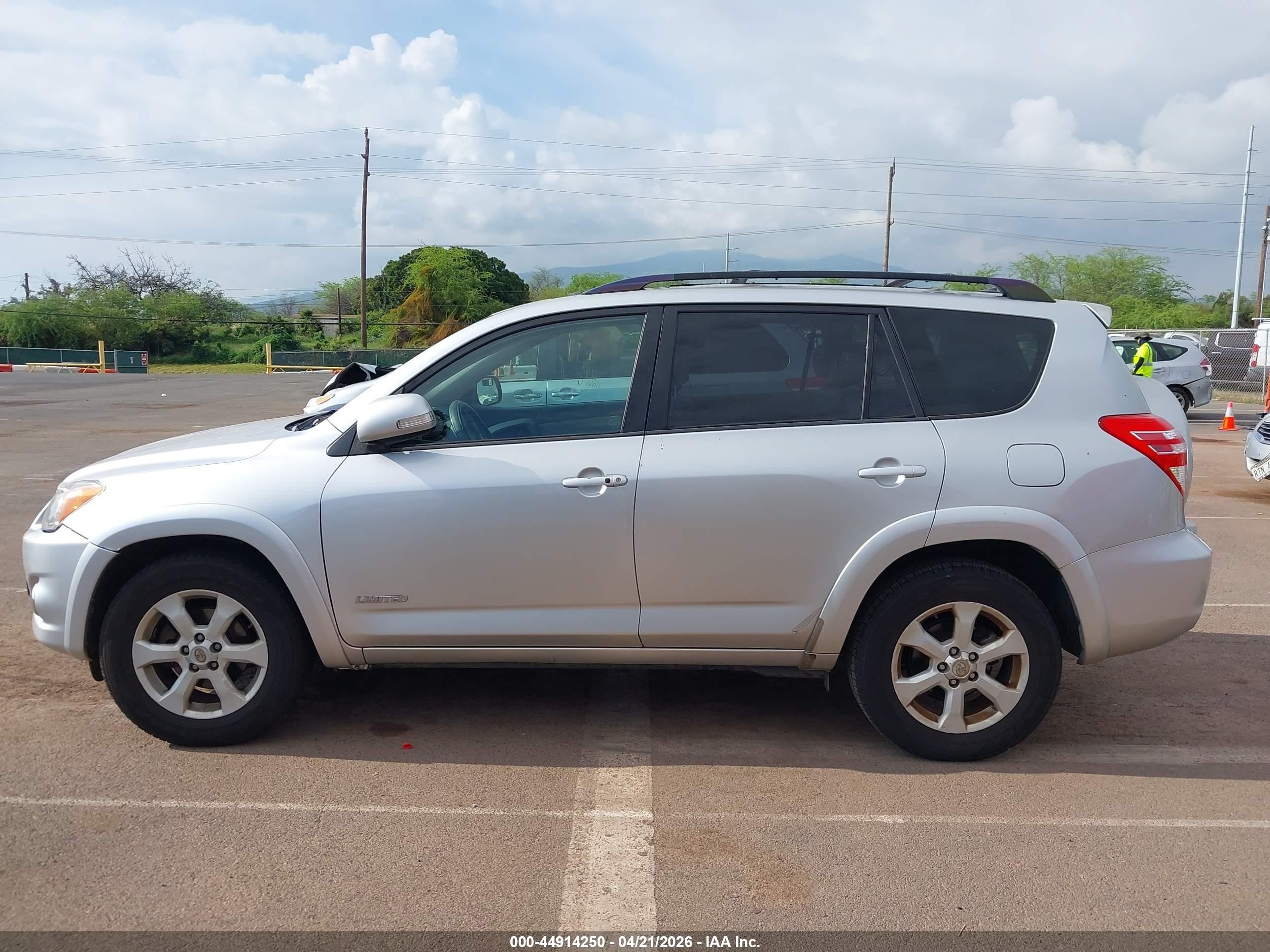 2011 Toyota Rav4 Limited V6 Silver vin: JTMYK4DV6B5027378